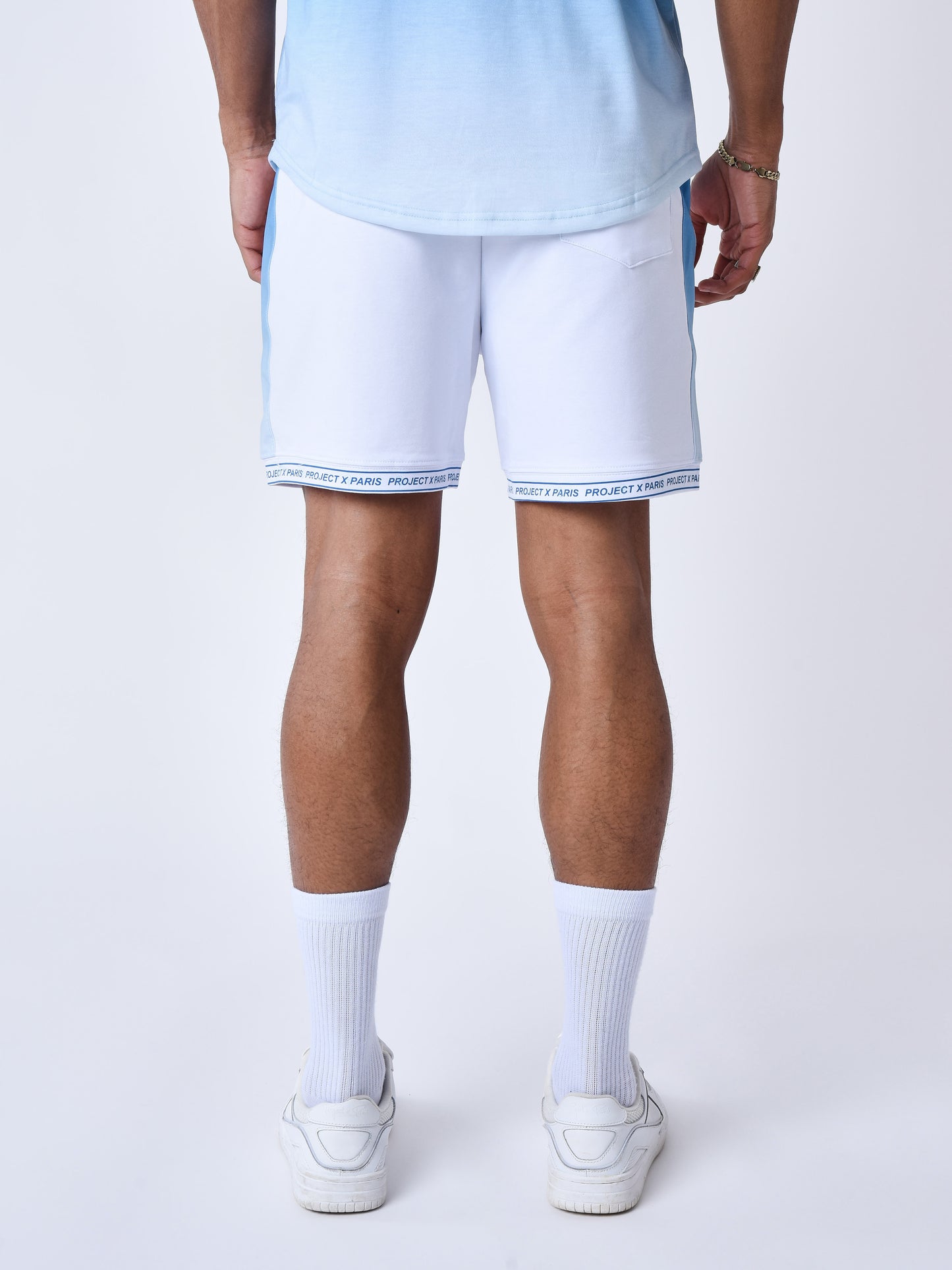 short-a-bande-effet-degrade-bleu