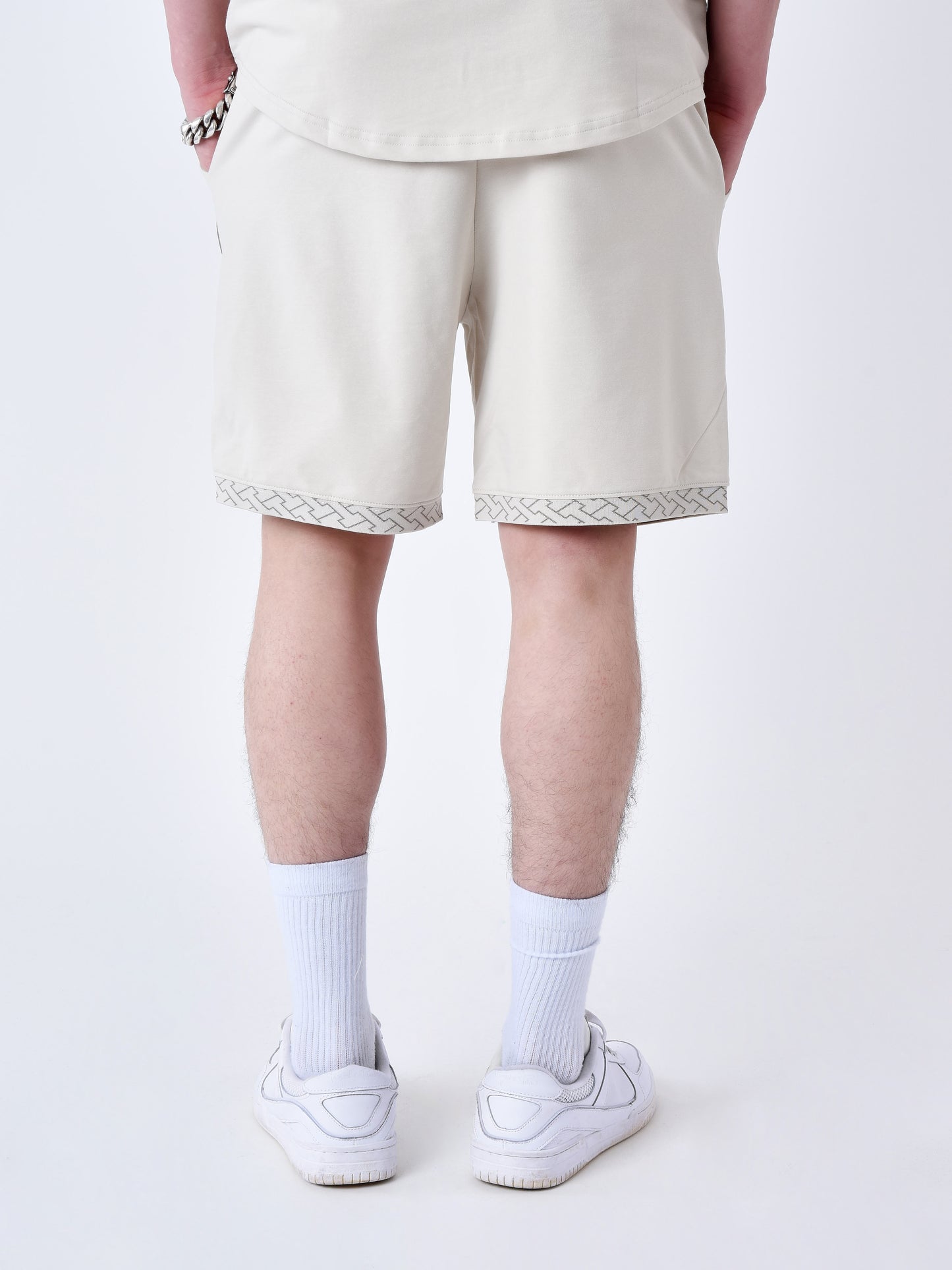 short-a-details-tisse-labyrinthe-greige