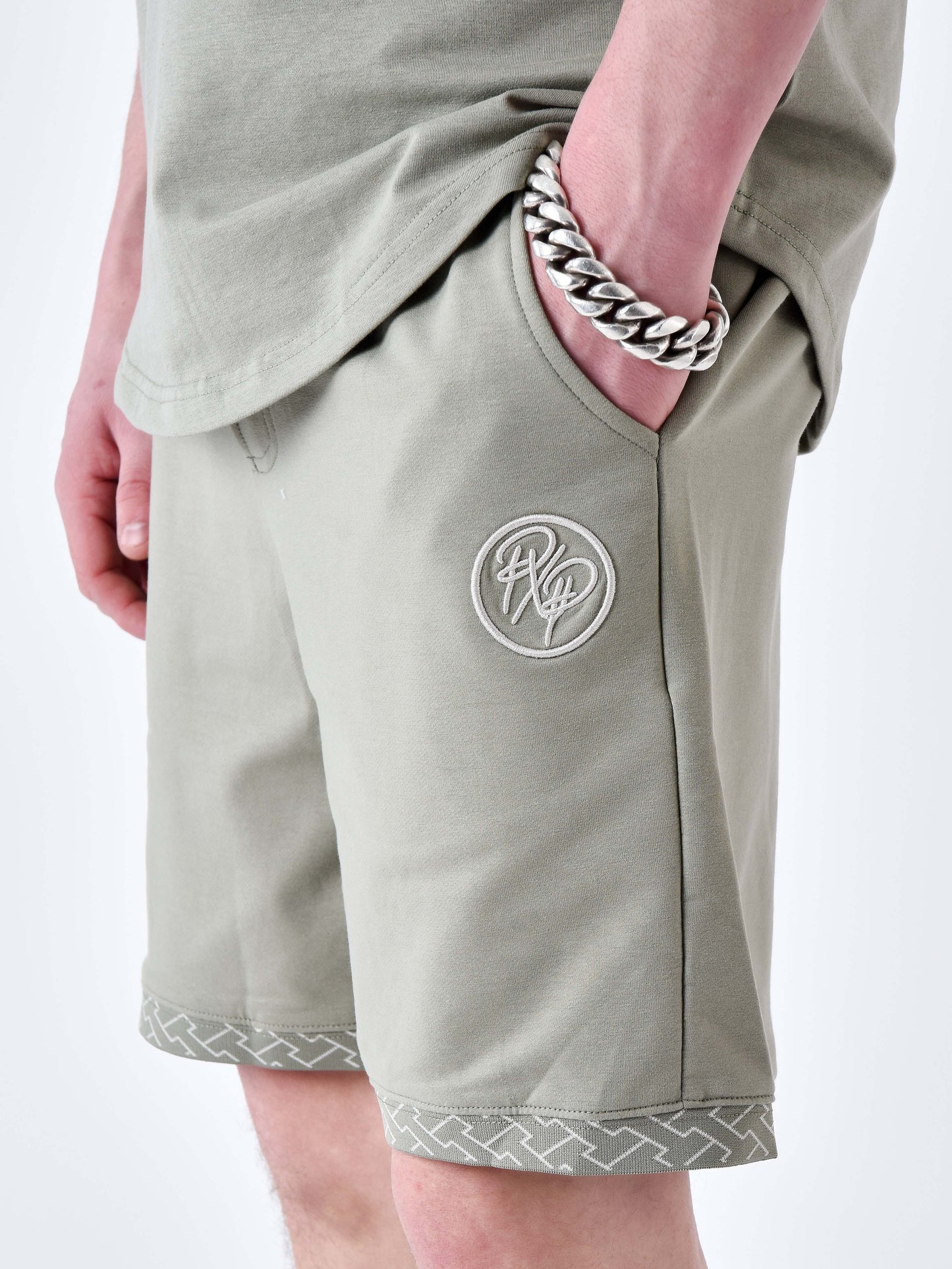 short-a-details-tisse-labyrinthe-olive