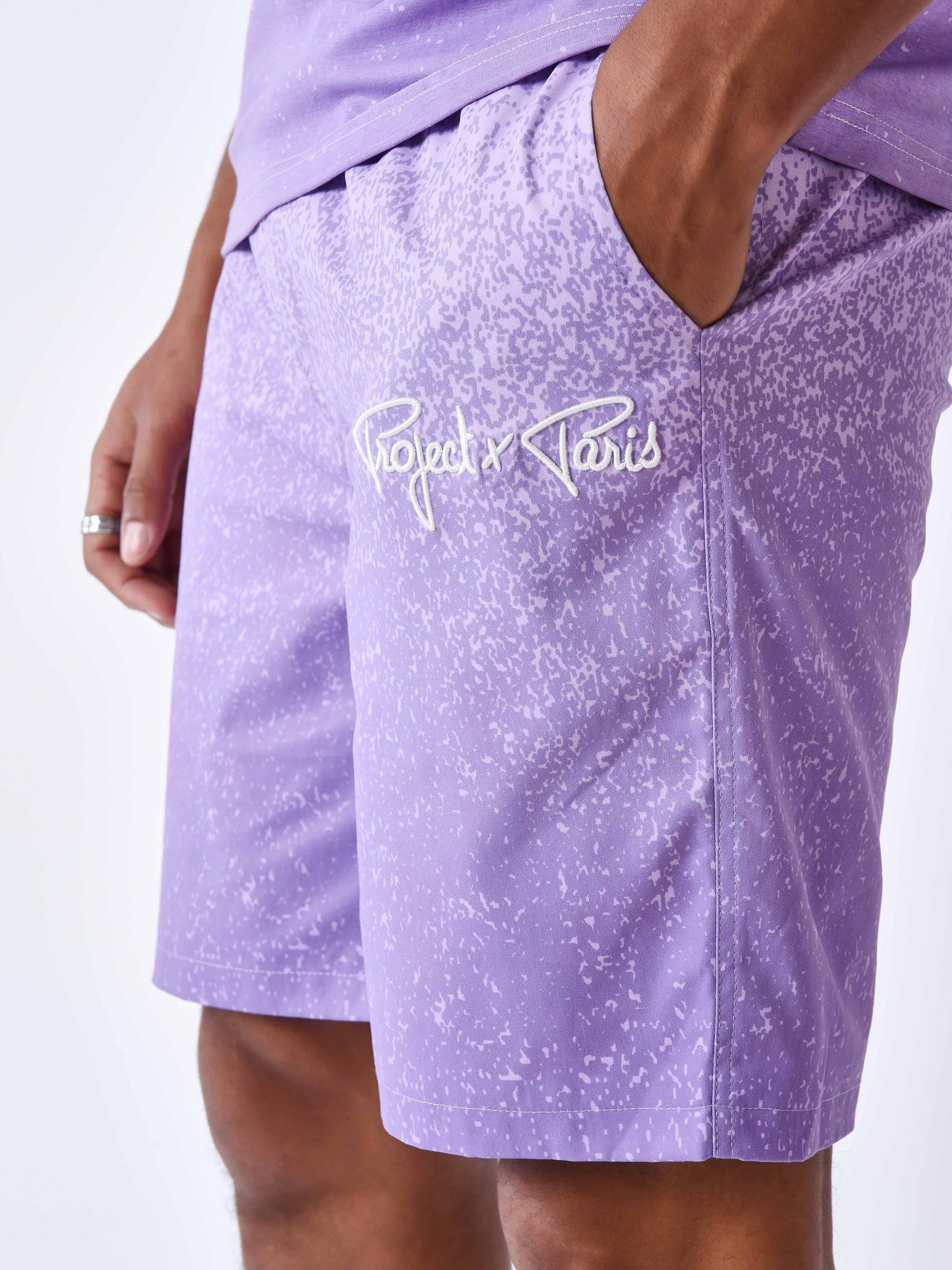 short-de-bain-imprime-spray-mauve-detailshot