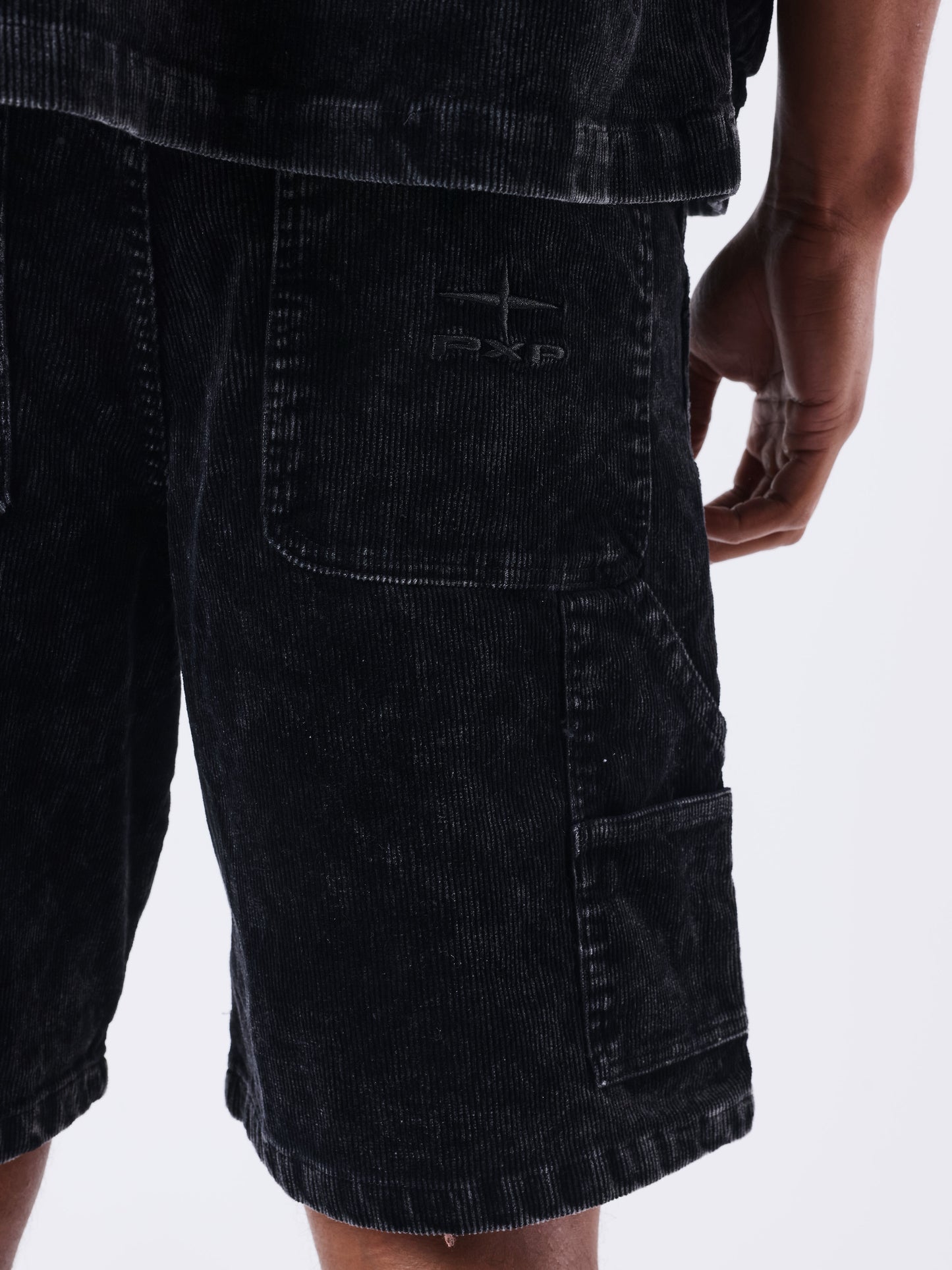 short-velours-cotele-noir
