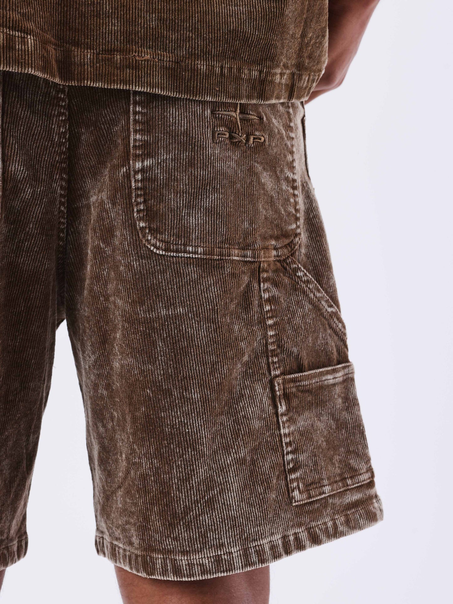 short-velours-cotele-taupe