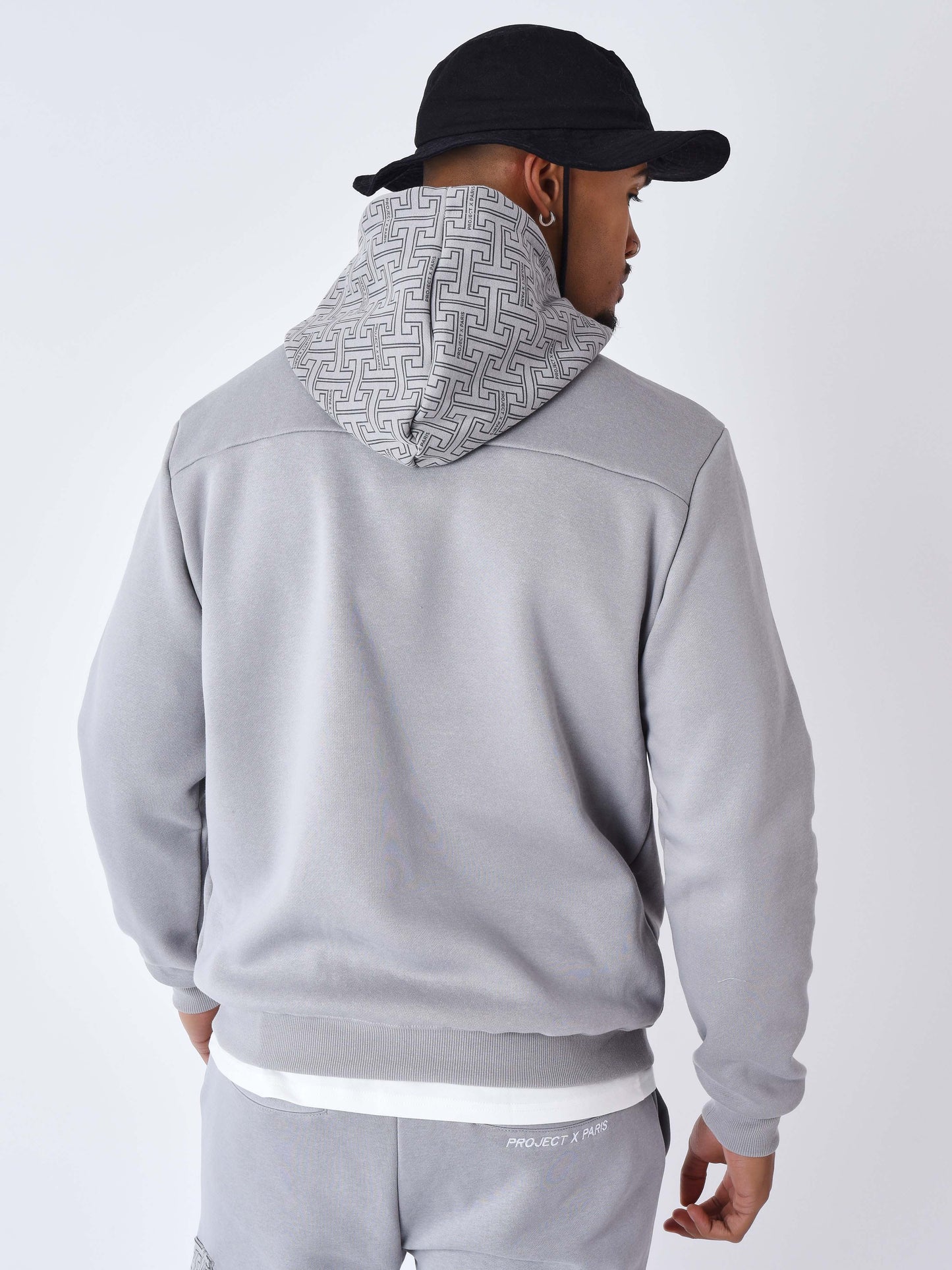 sweat-a-capuche-imprime-monogramme-gris-clair