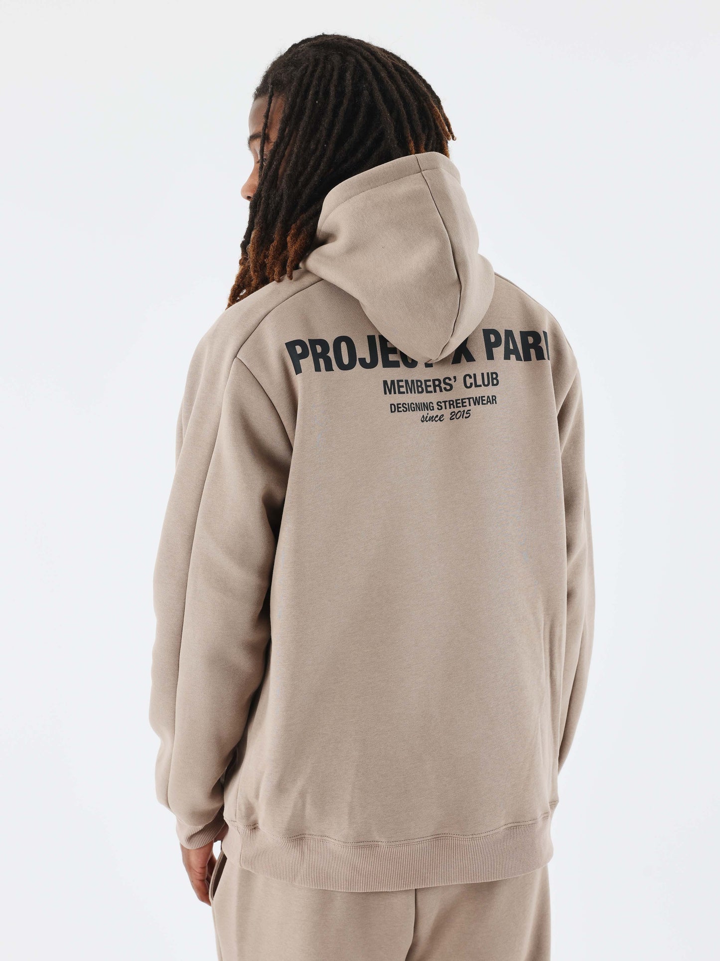 sweat-a-capuche-members-club-taupe