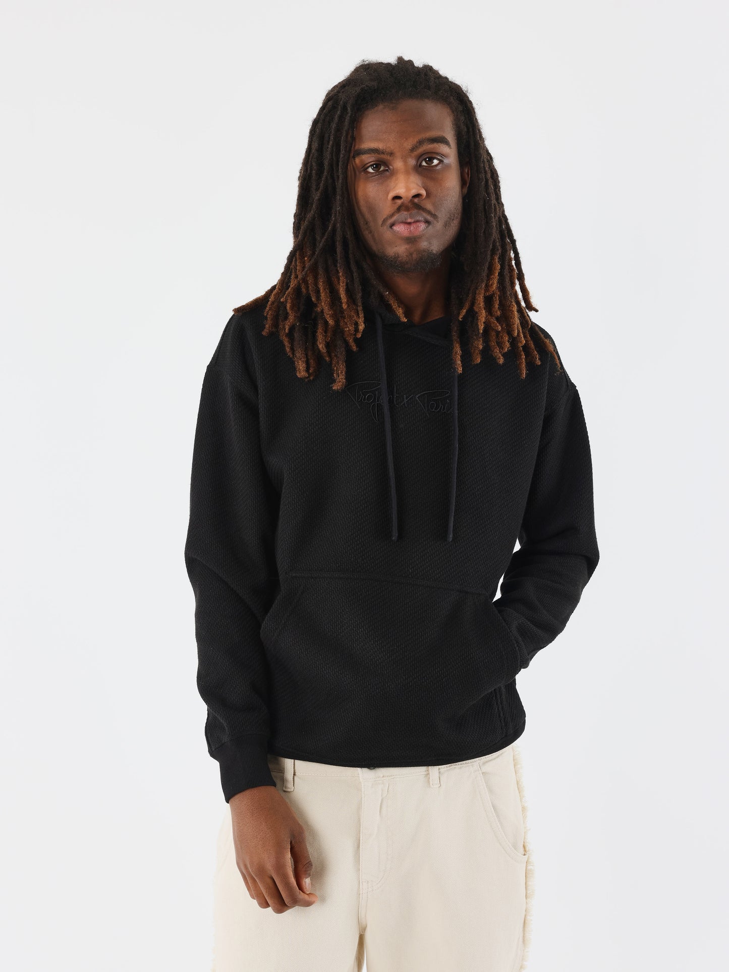 sweat-a-capuche-texture-noir