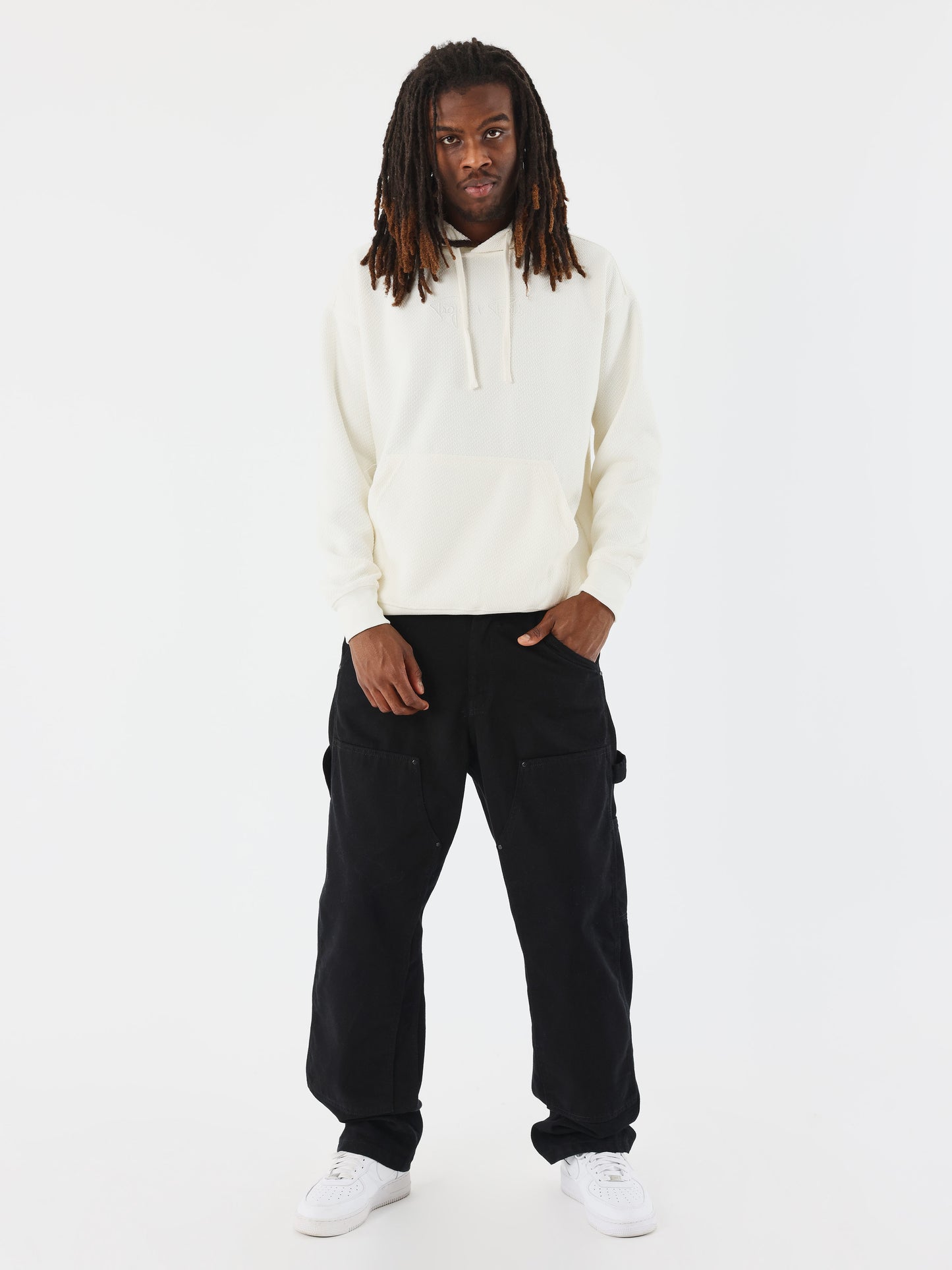 sweat-a-capuche-texture-blanc-casse
