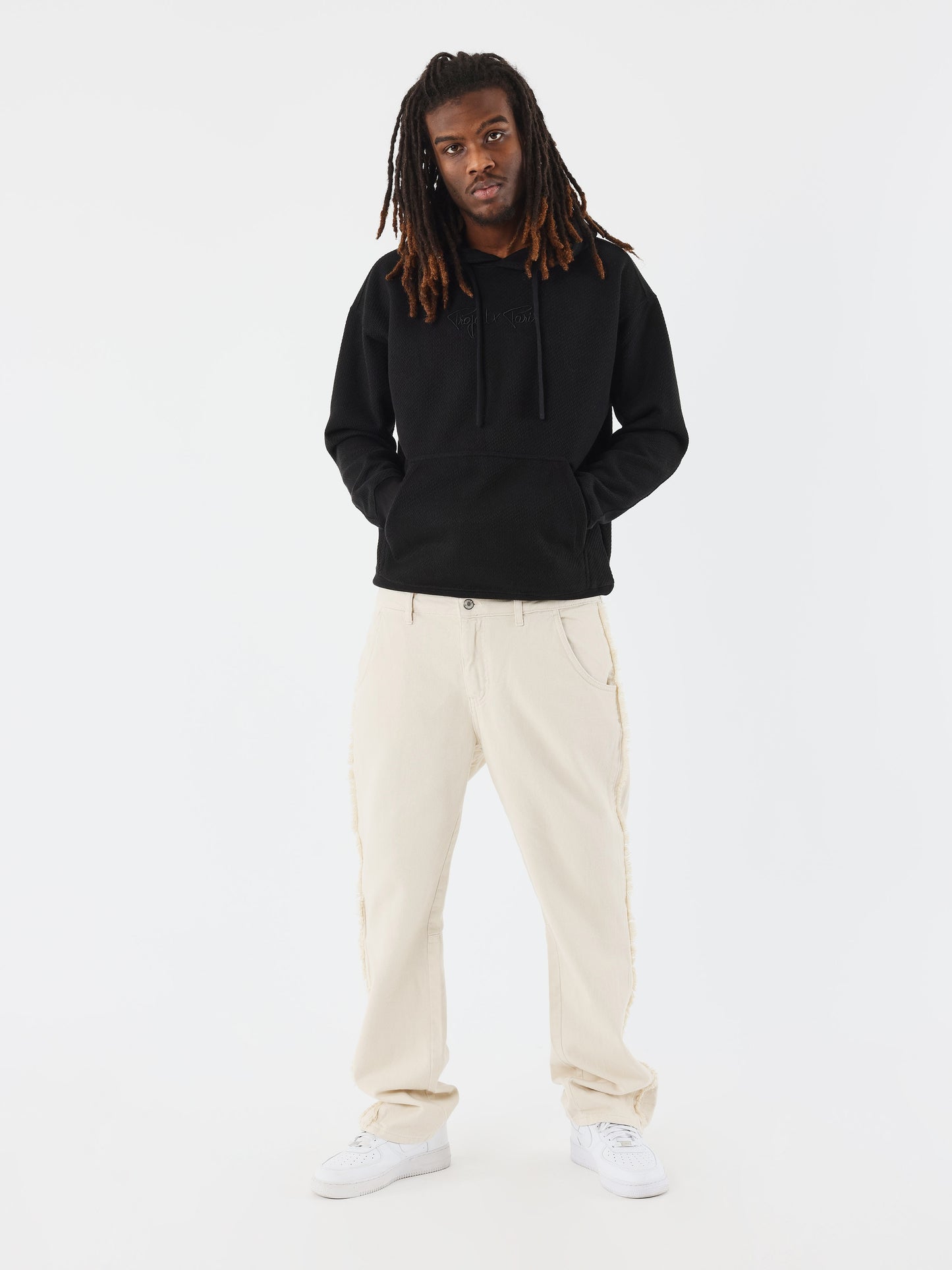 sweat-a-capuche-texture-noir
