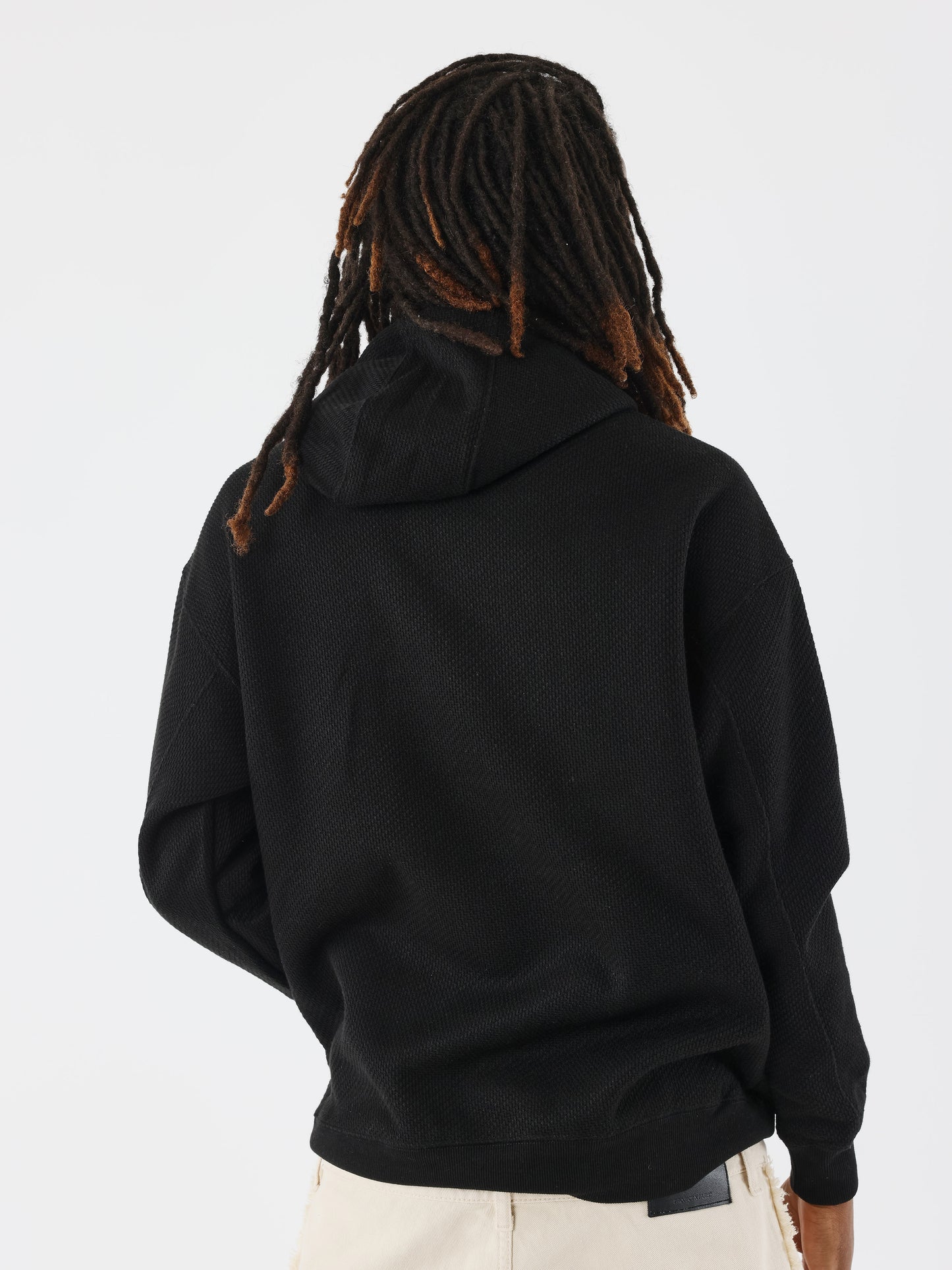 sweat-a-capuche-texture-noir