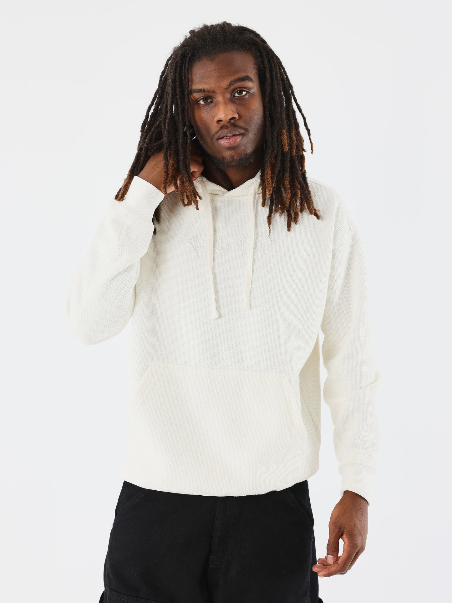 sweat-a-capuche-texture-blanc-casse