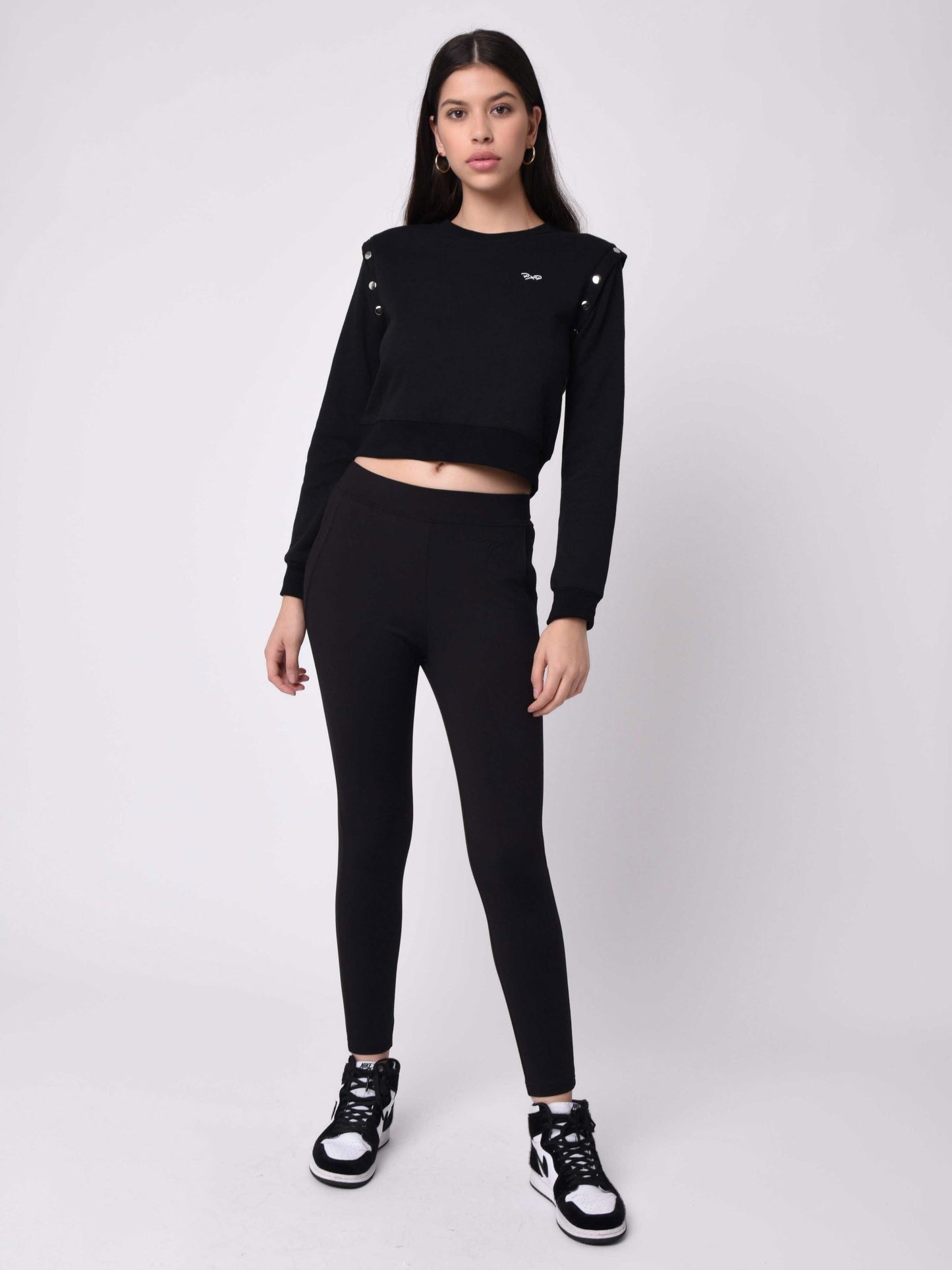 sweat-col-rond-bouton-metal-f192022-noir