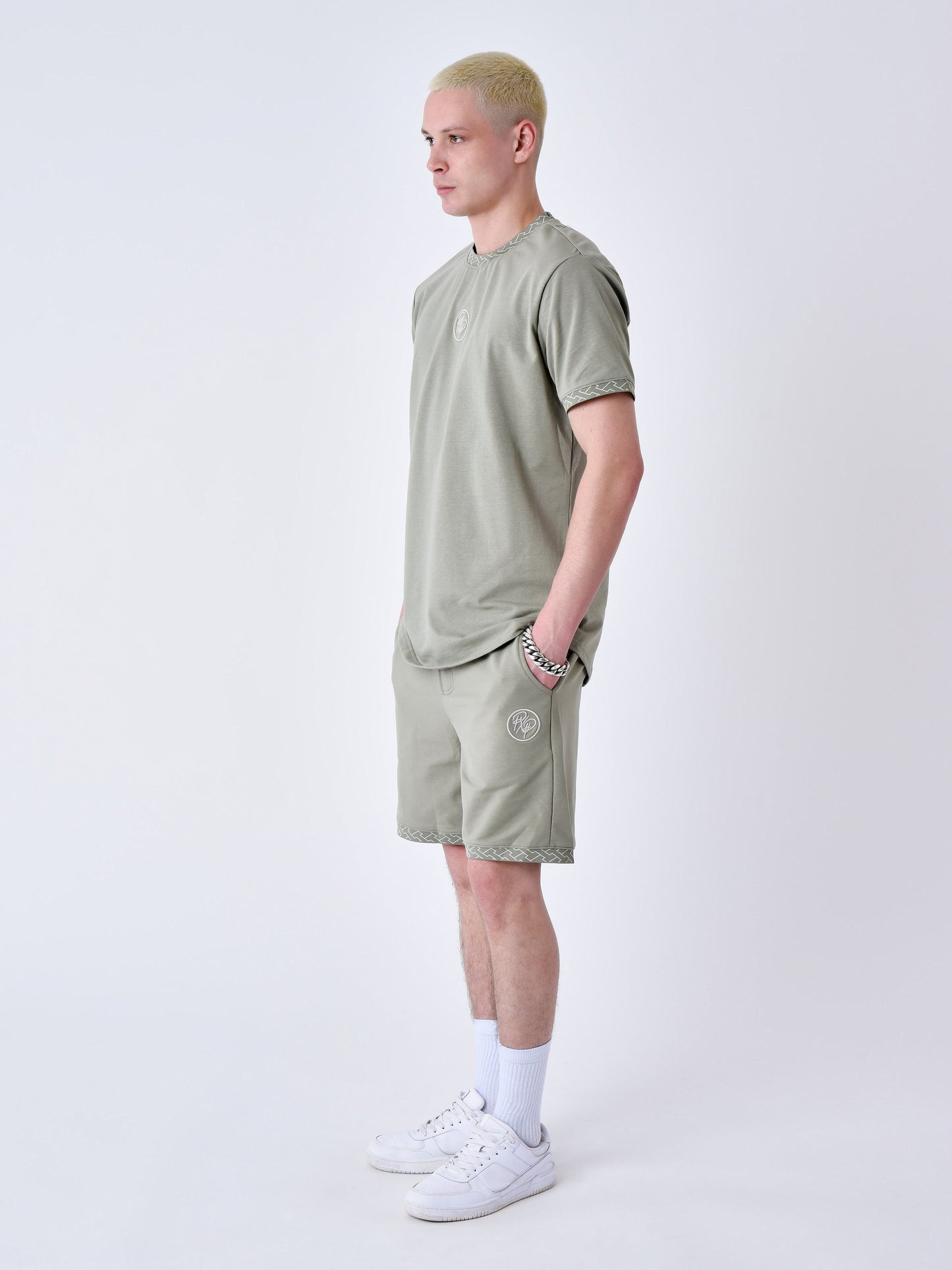 t-shirt-a-details-tisse-labyrinthe-olive