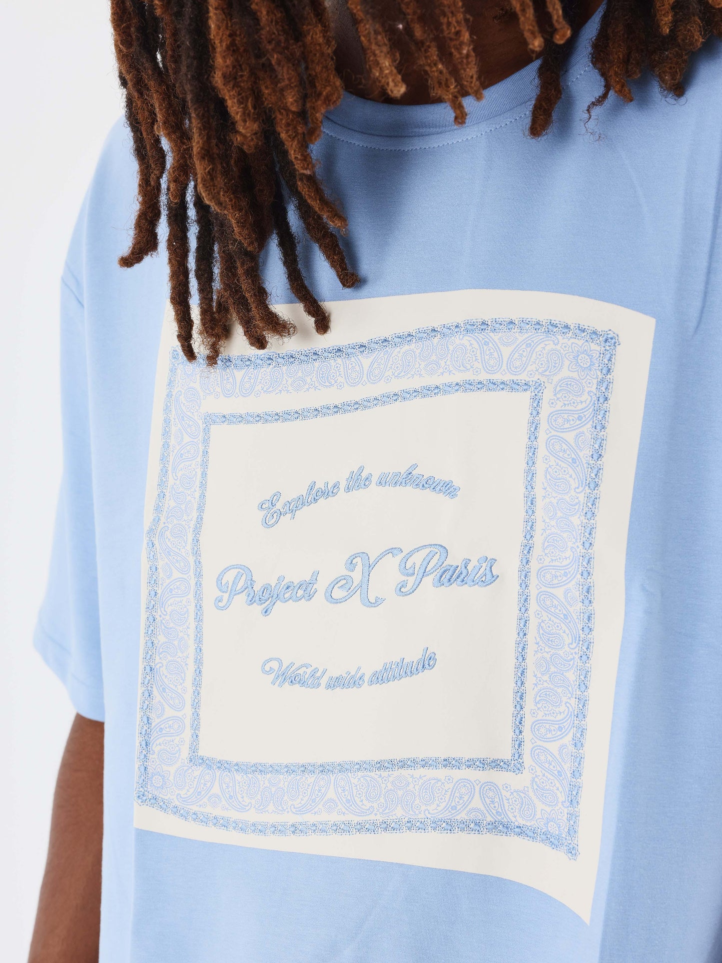 t-shirt-bandana-cashmere-blue-modelshot