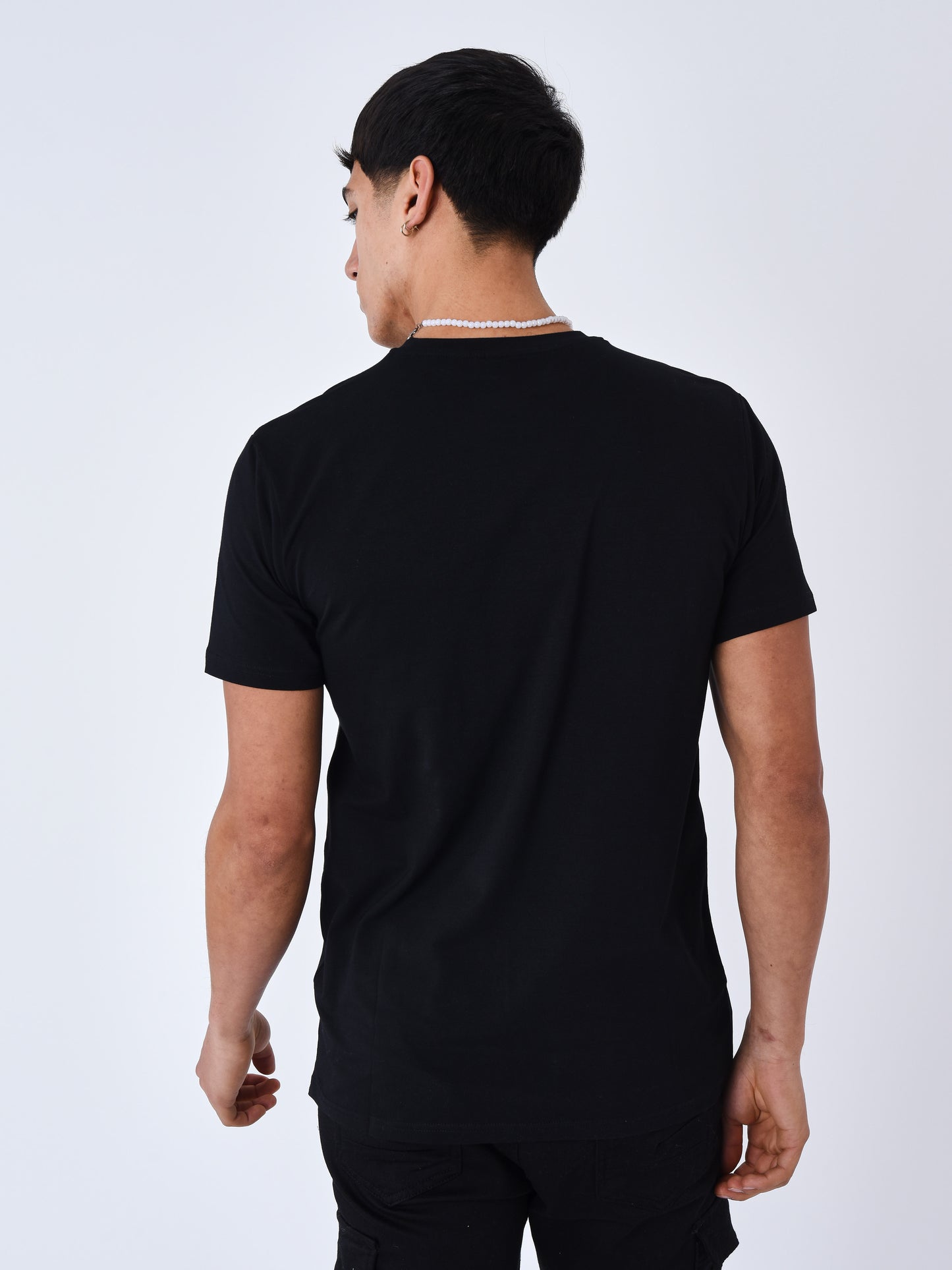 t221013-noir-modelshot