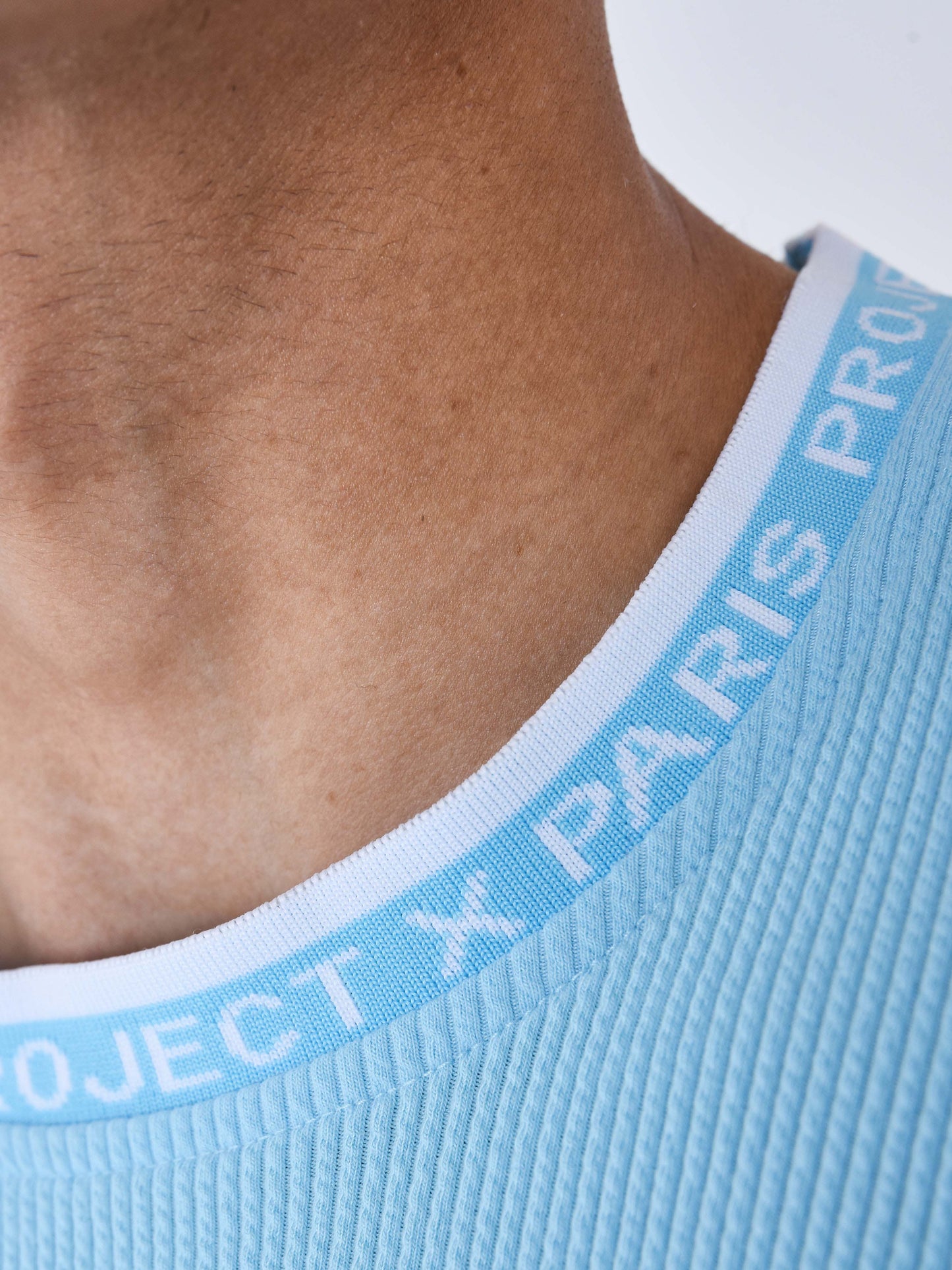 t241026-cyan-detailshot
