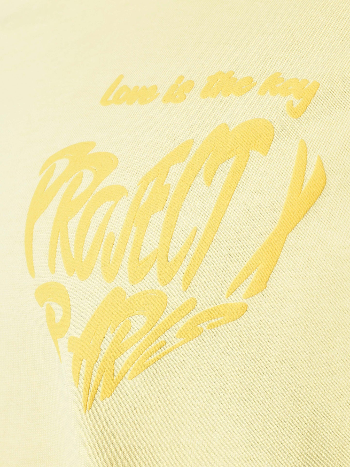 tee-shirt-coeur-de-project-x-paris-jaune-detailshot