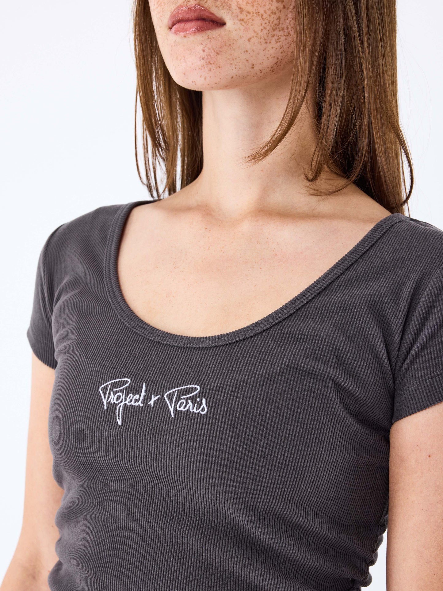tee-shirt-cotele-essentials-project-x-paris-anthracite-modelshot