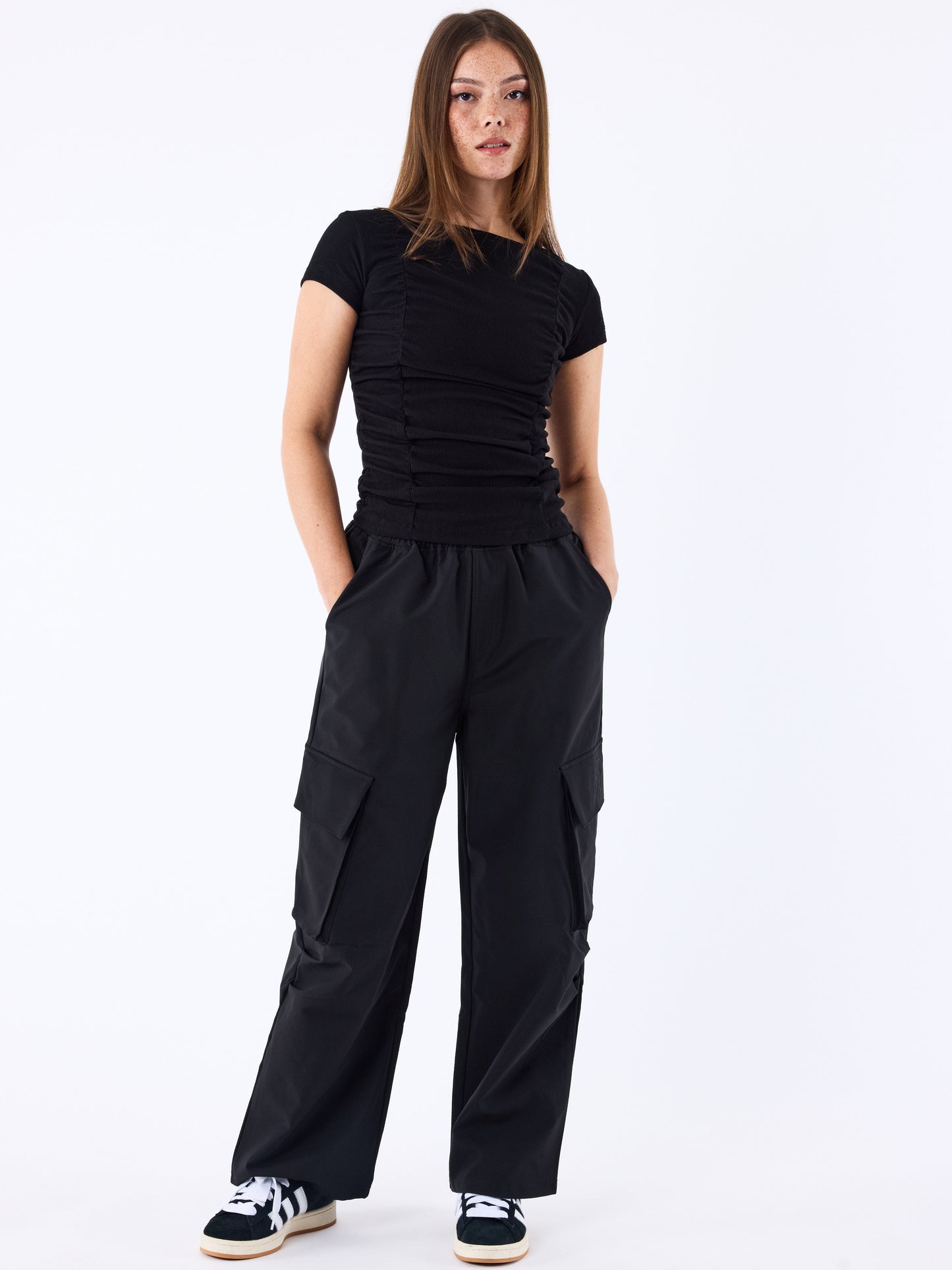 tee-shirt-fronce-noir