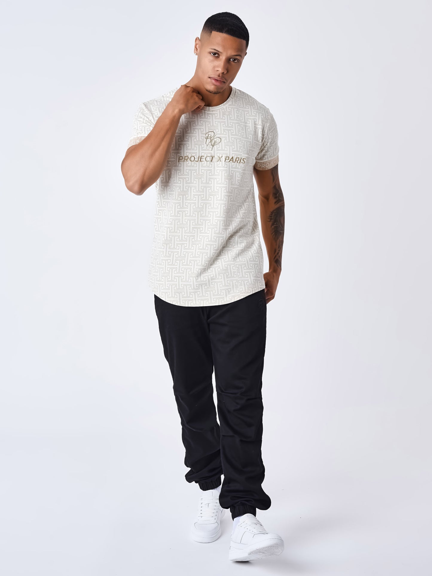 tee-shirt-imprime-labyrinthe-craie