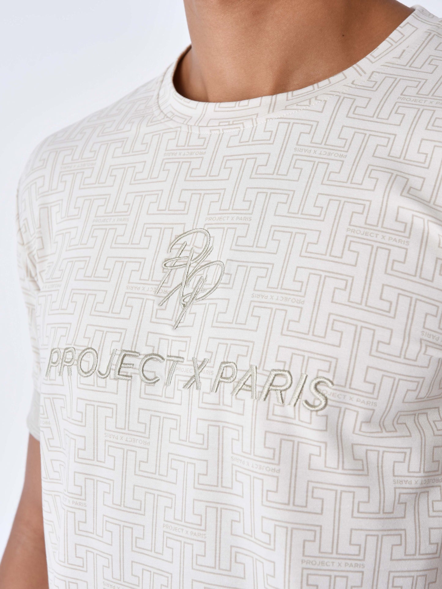 tee-shirt-imprime-labyrinthe-greige