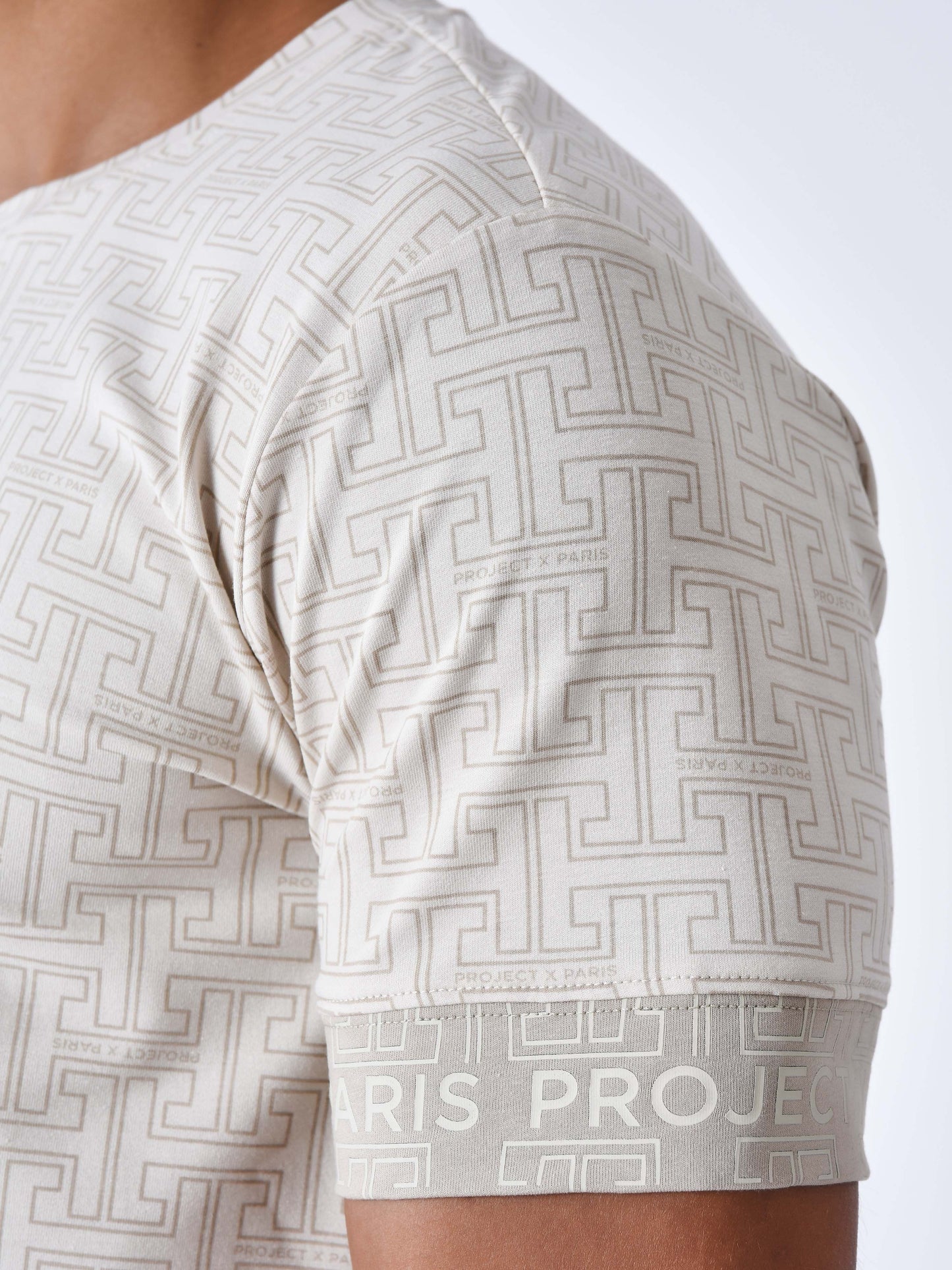 tee-shirt-imprime-labyrinthe-greige