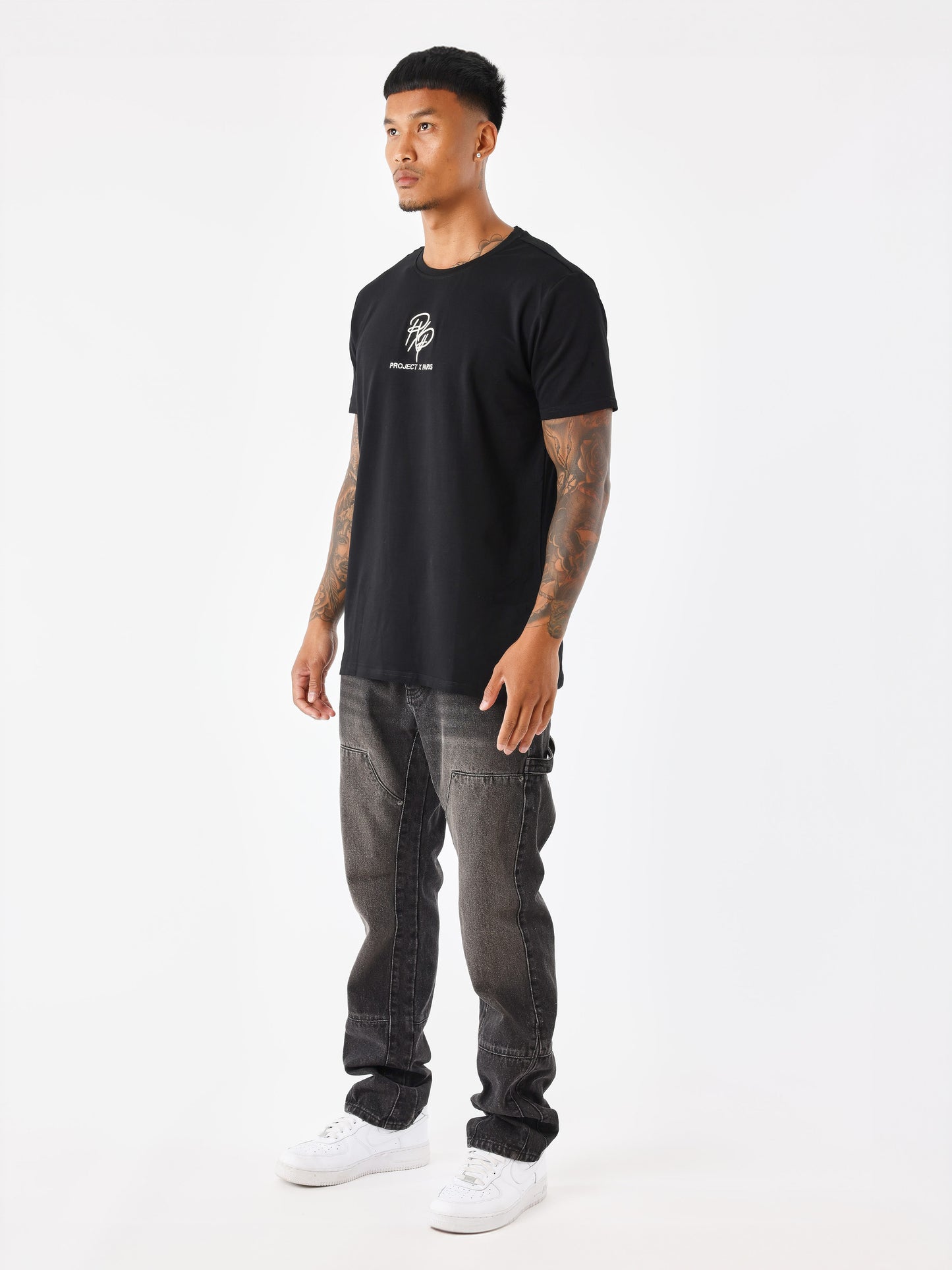 tee-shirt-logote-noir-modelshot