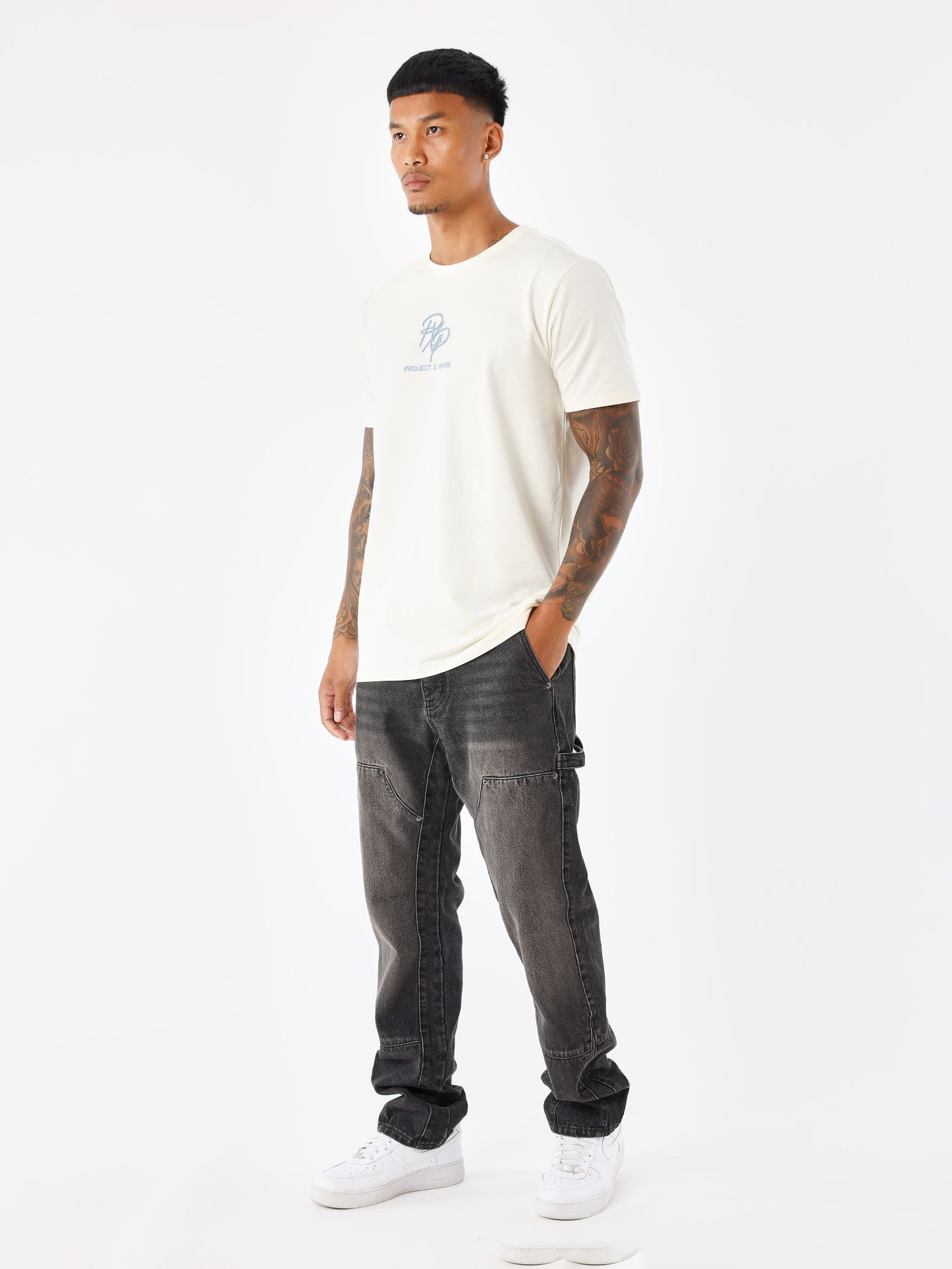 tee-shirt-logote-craie-modelshot