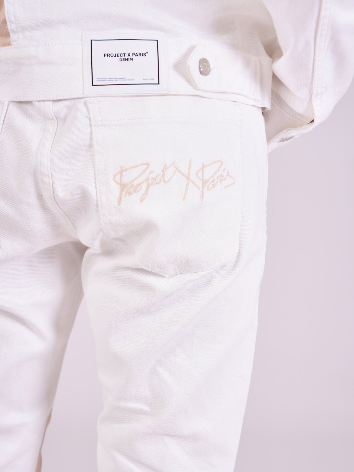 tu216905-beige-detailshot