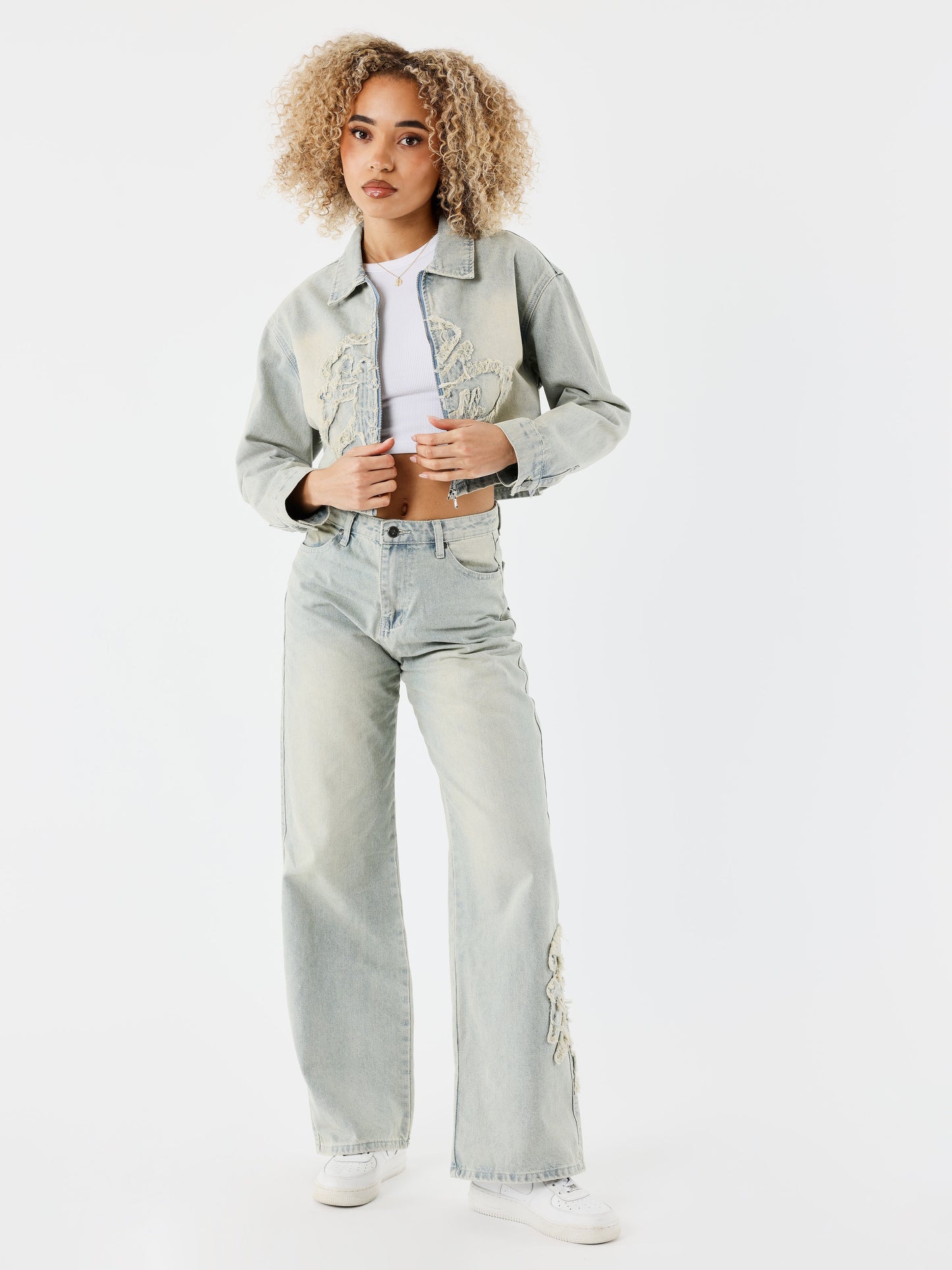 veste-crop-en-denim-delave-bleu
