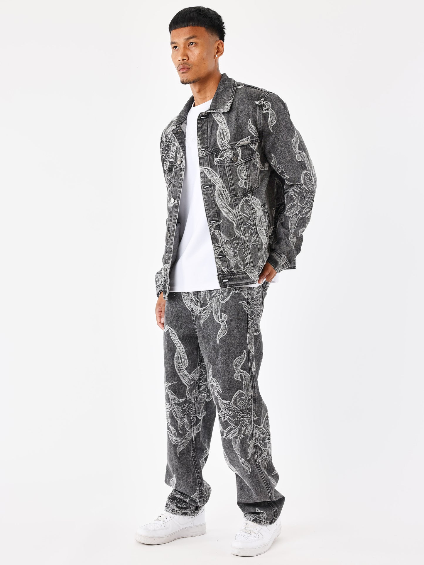 veste-en-denim-a-motif-floral-gris