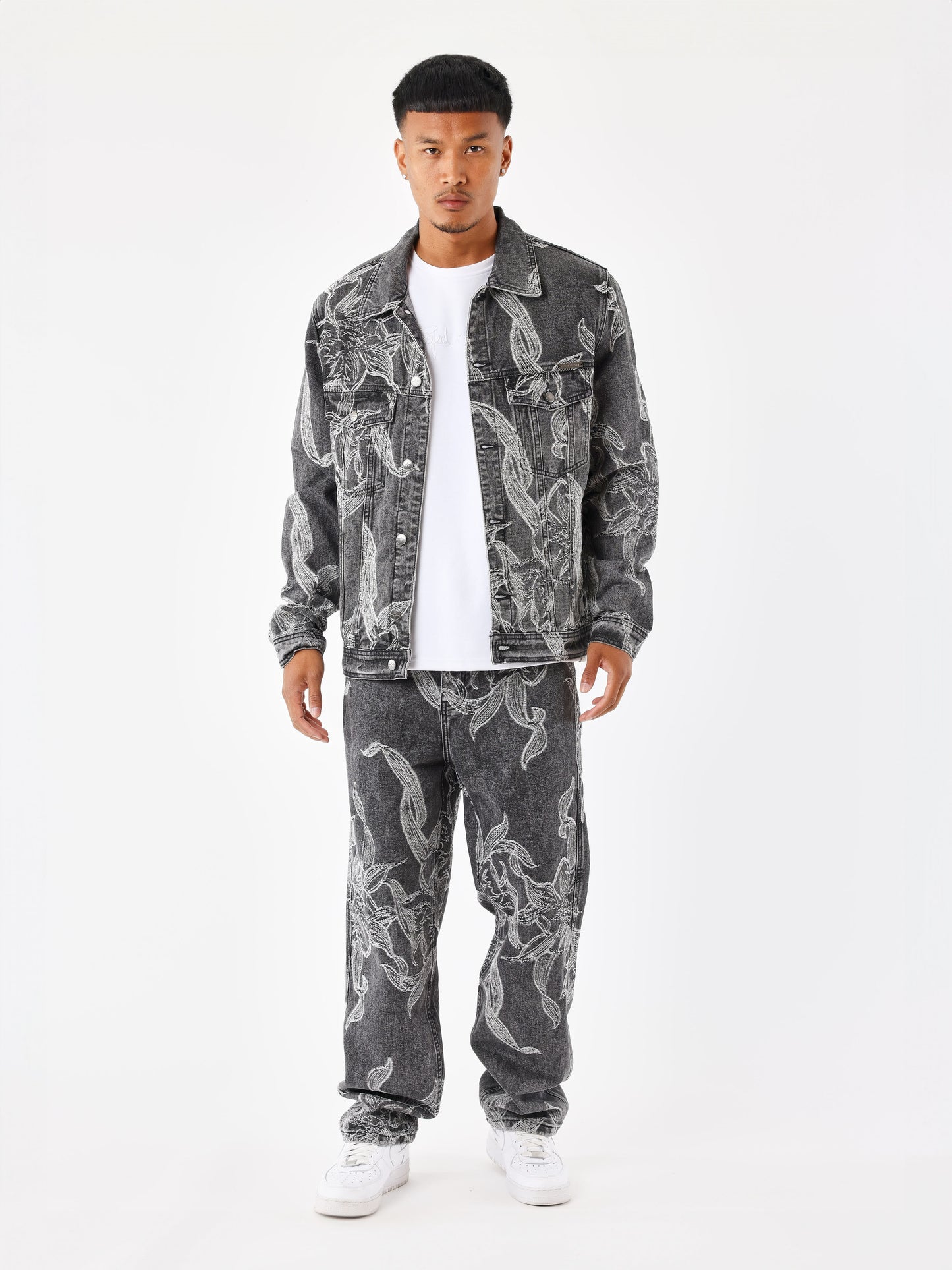 veste-en-denim-a-motif-floral-gris