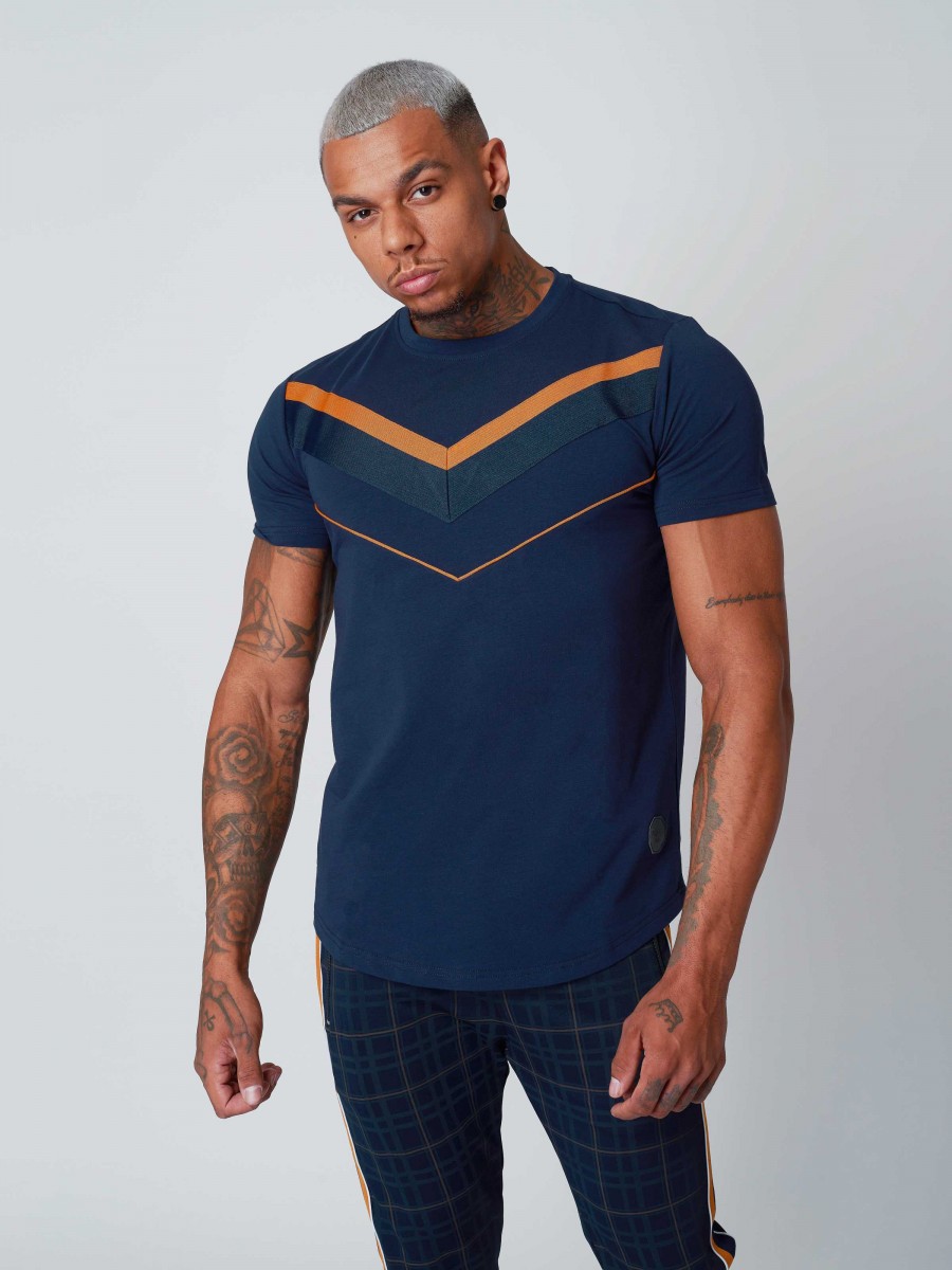 T-Shirt with Contrasting Chevron and Piping