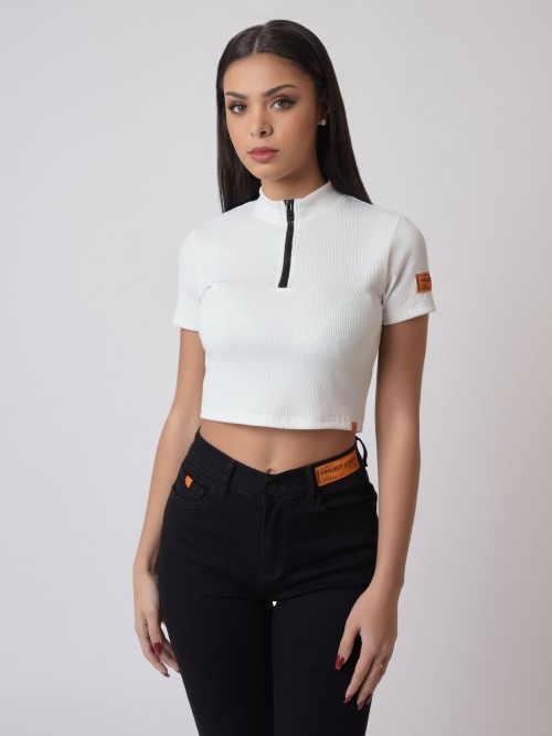 Crop T-shirt with high neck - White