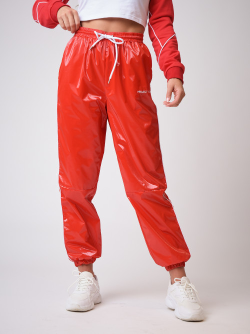 Pantaloni da jogging con effetto vinile - Rosso