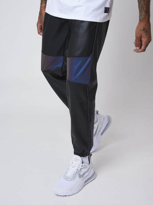 Pantaloni da jogging in ecopelle con inserto catarifrangente - Nero