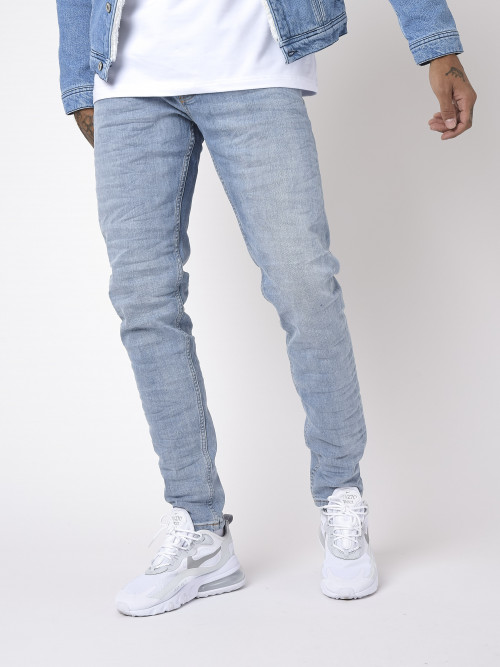 Schmale Basic-Jeans in Hellblau - Hellblau