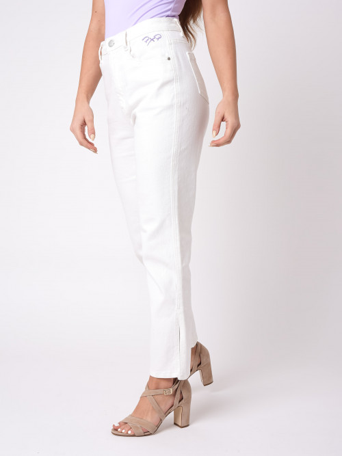 Straight flared jeans with slit - White