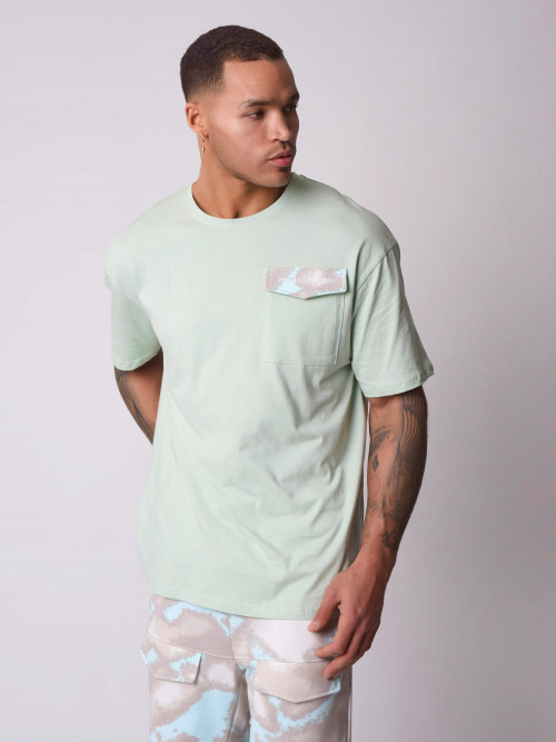 Weites T-Shirt mit Taschenklappe - Wassergrün