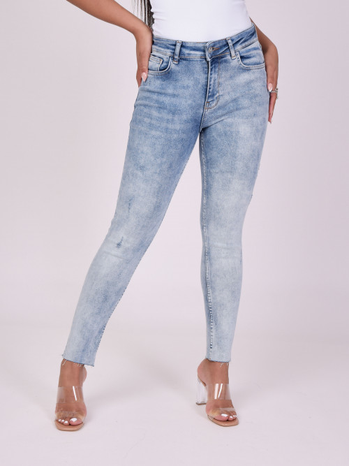 Jeans pitillo básicos - Azul claro
