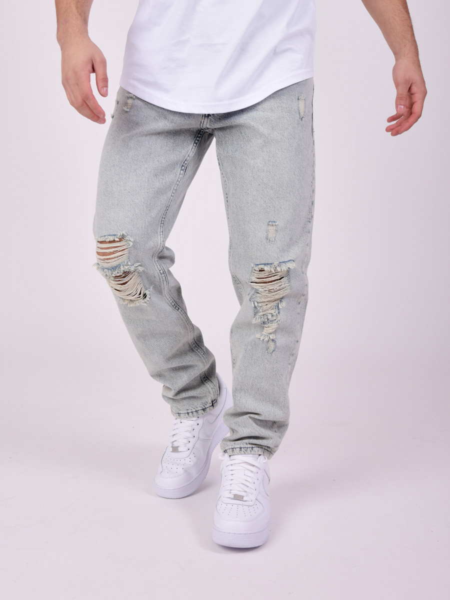 Ripped straight jeans with holes