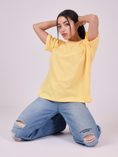 T-shirt básica solta com logógênero - Amarelo