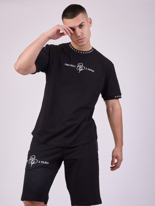 Einfarbige Shorts mit Logo-Streifen - Schwarz