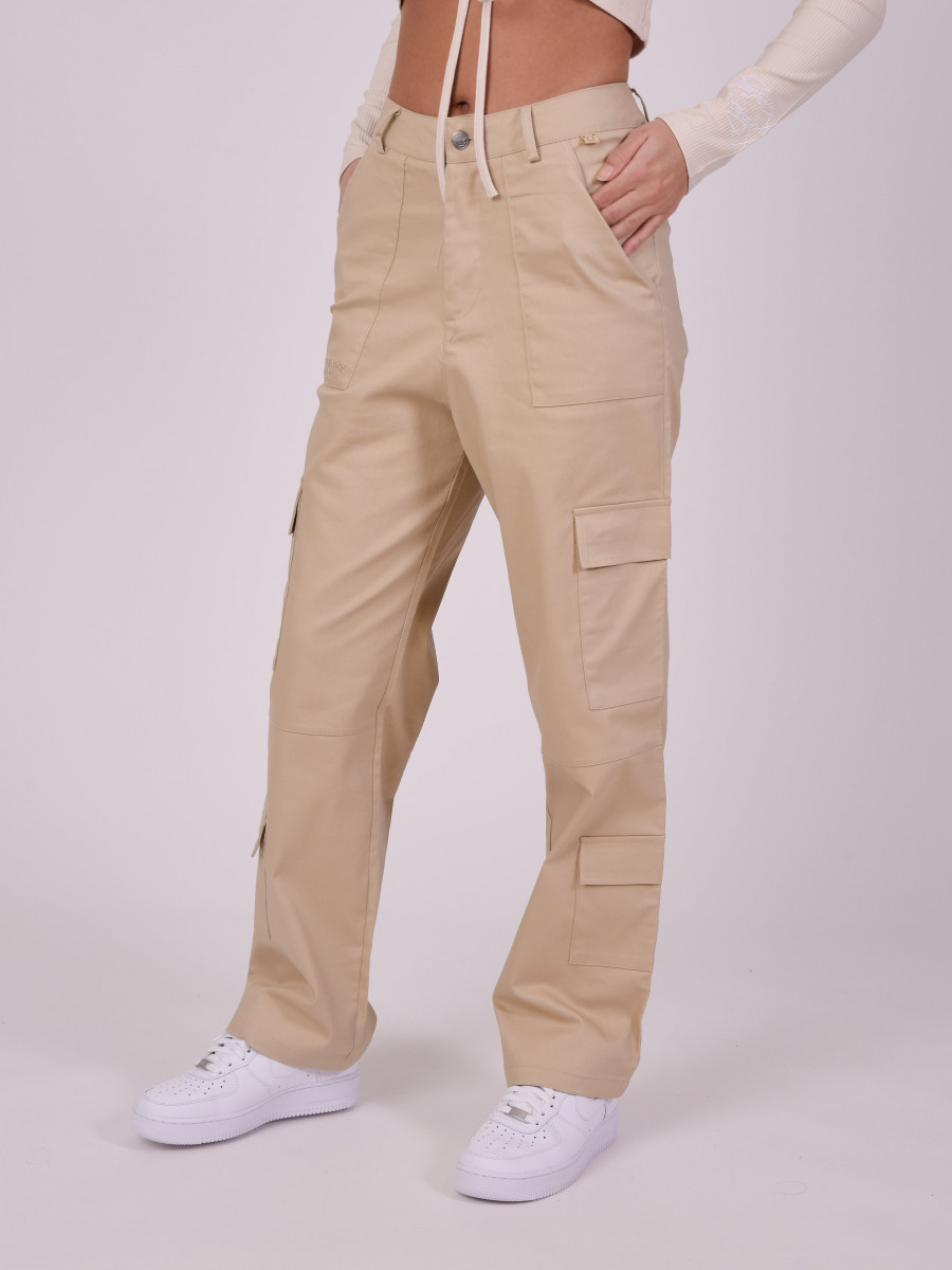 Pantalon style cargo