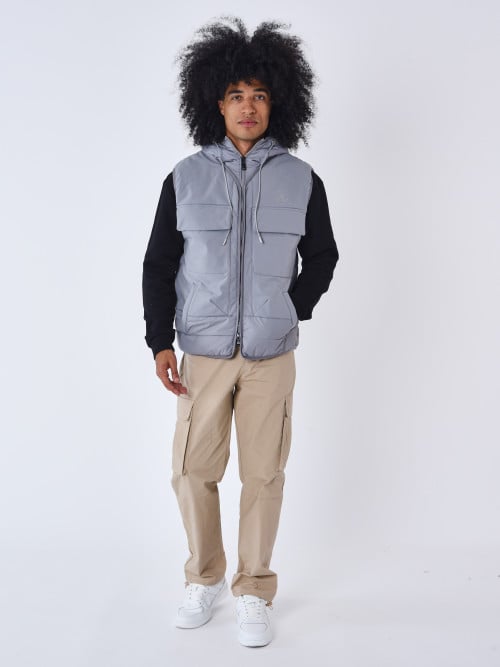 Two-material sleeveless down jacket