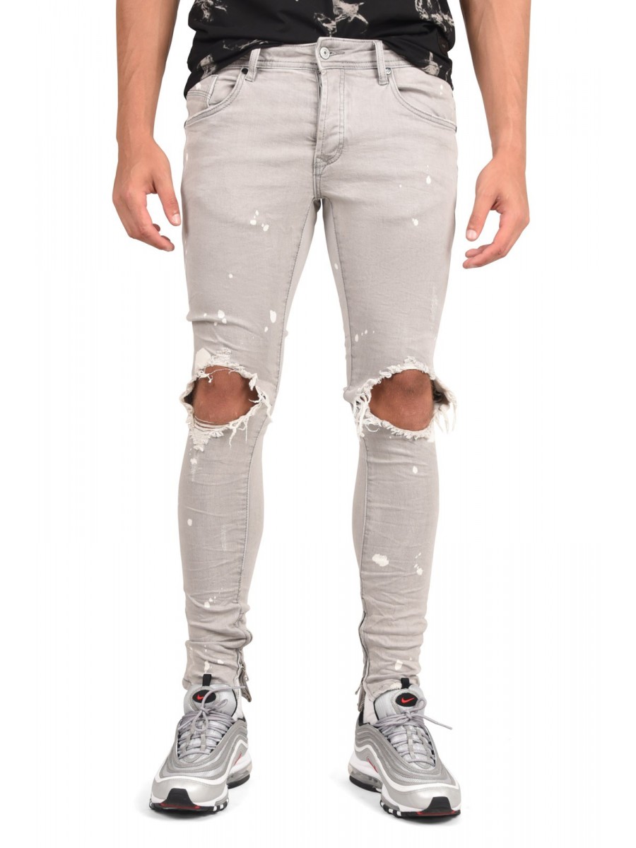 Destroyed-Jeans mit Fleckeneffekt