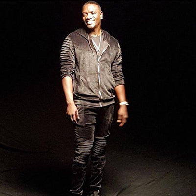 Akon fait son comeback avec un nouveau single intitulé “Yes”