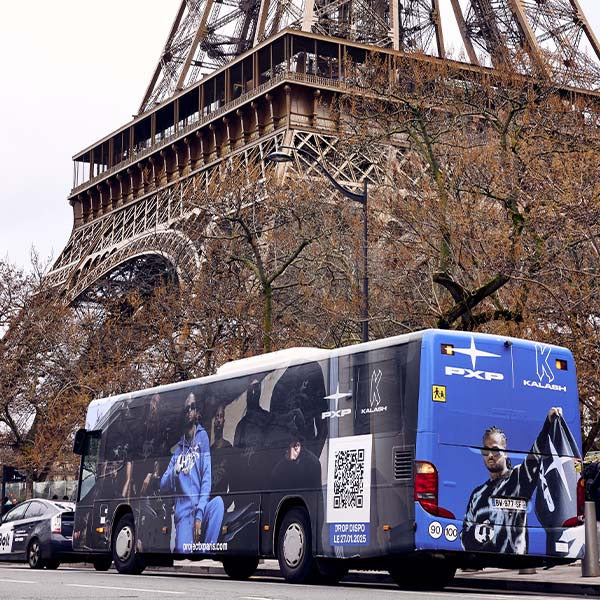 Kalash x PXP : le bus de la collab’ qui a enflammé Paris pendant la Fashion Week