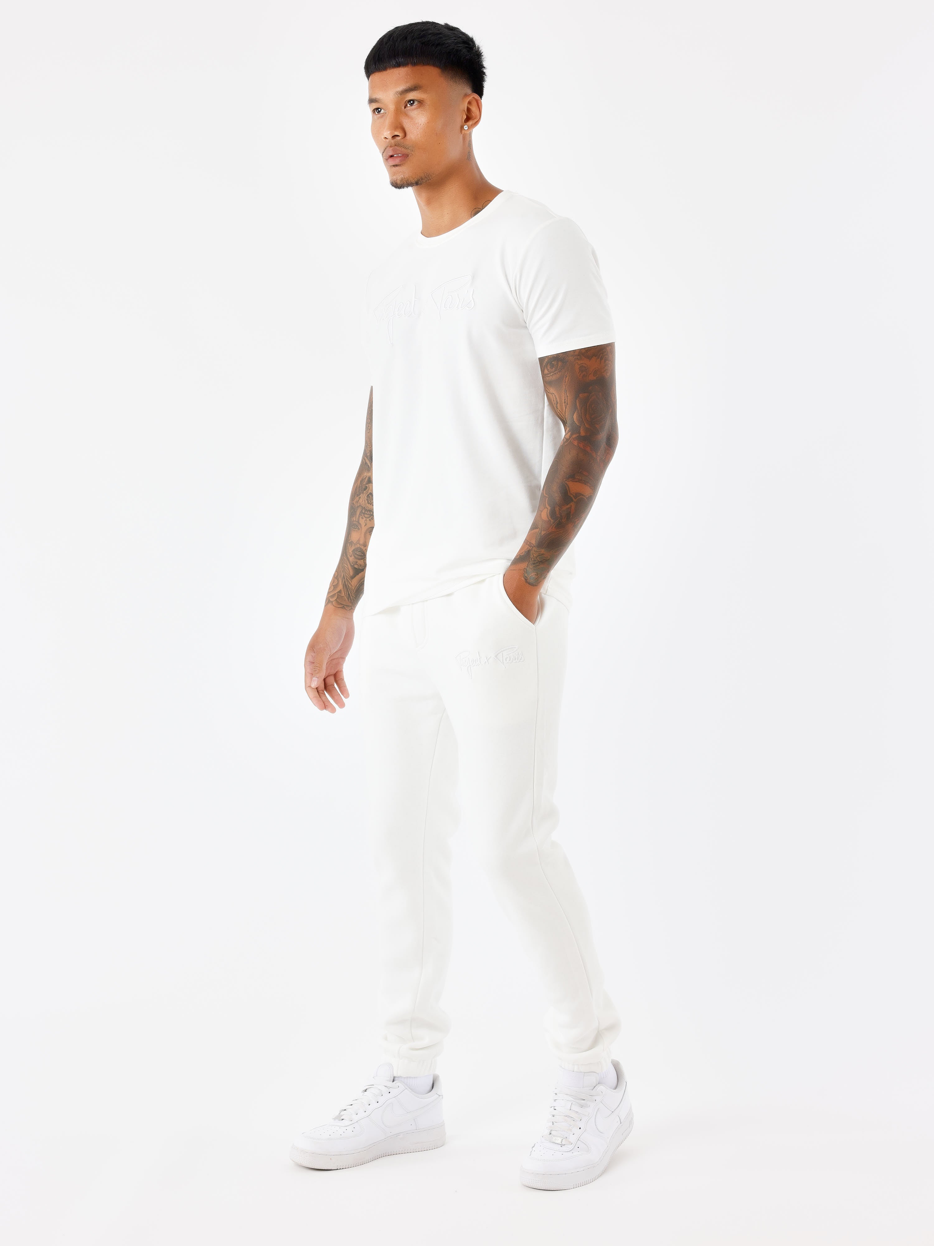 1910076-1-blanc-casse-modelshot