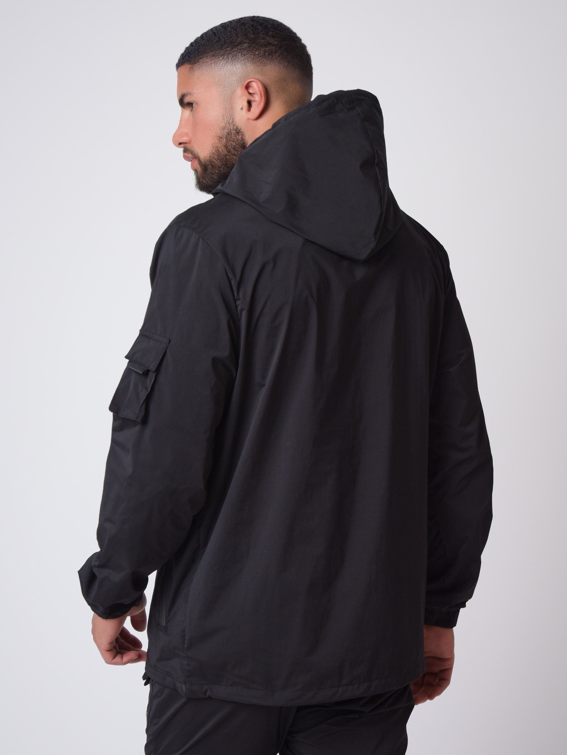 Low pocket relief windbreaker-4