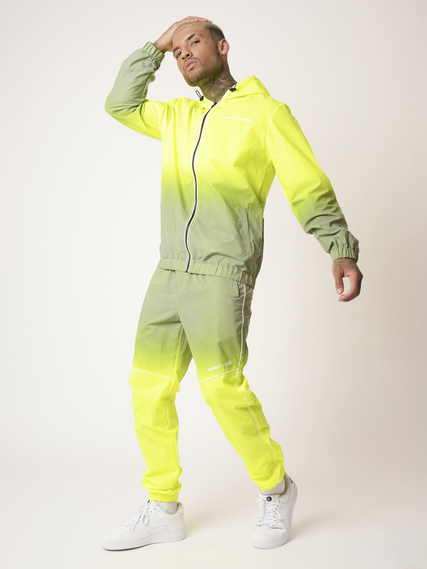 2030105-jaune-fluo-modelshot