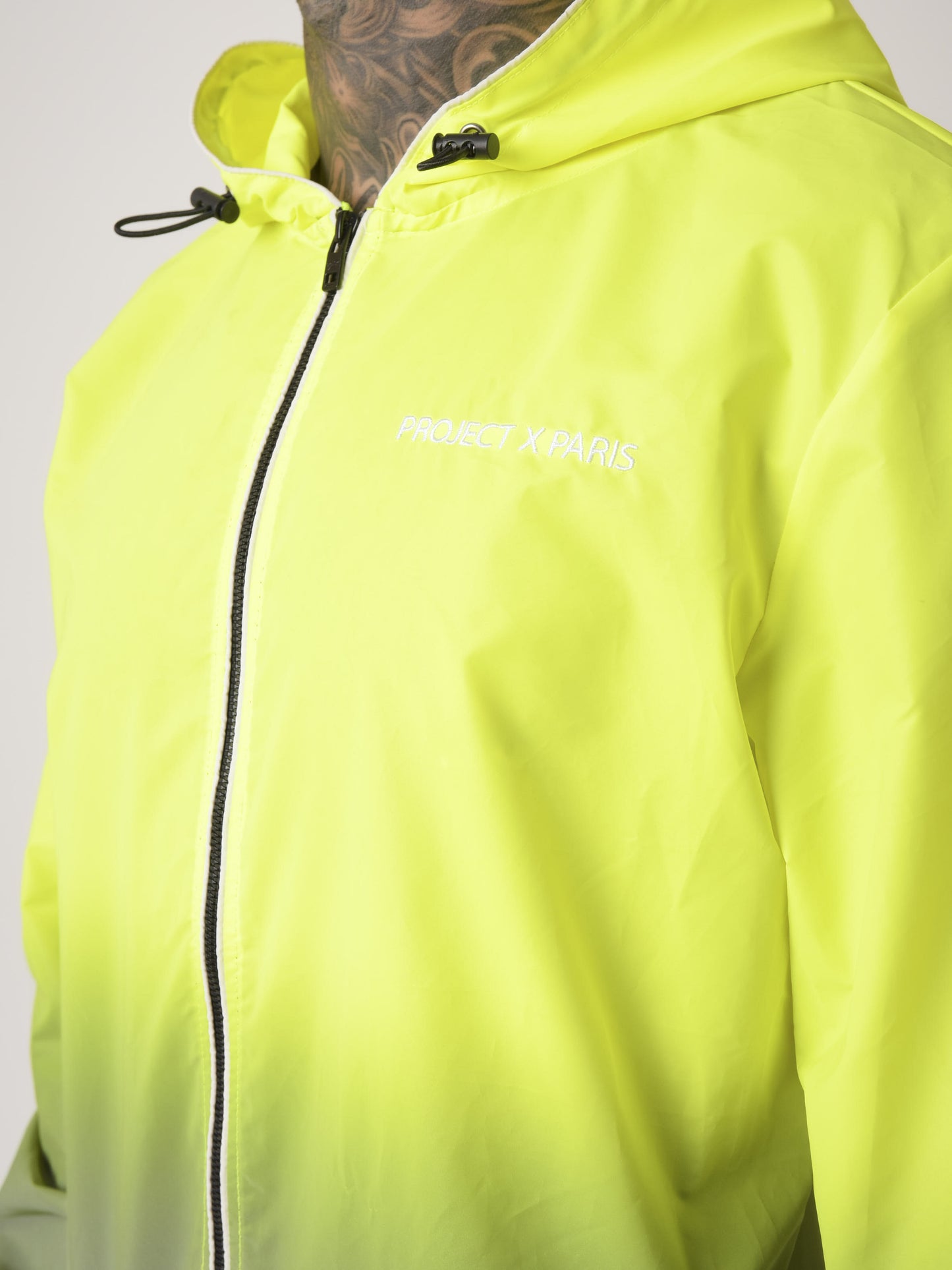 2030105-jaune-fluo-modelshot